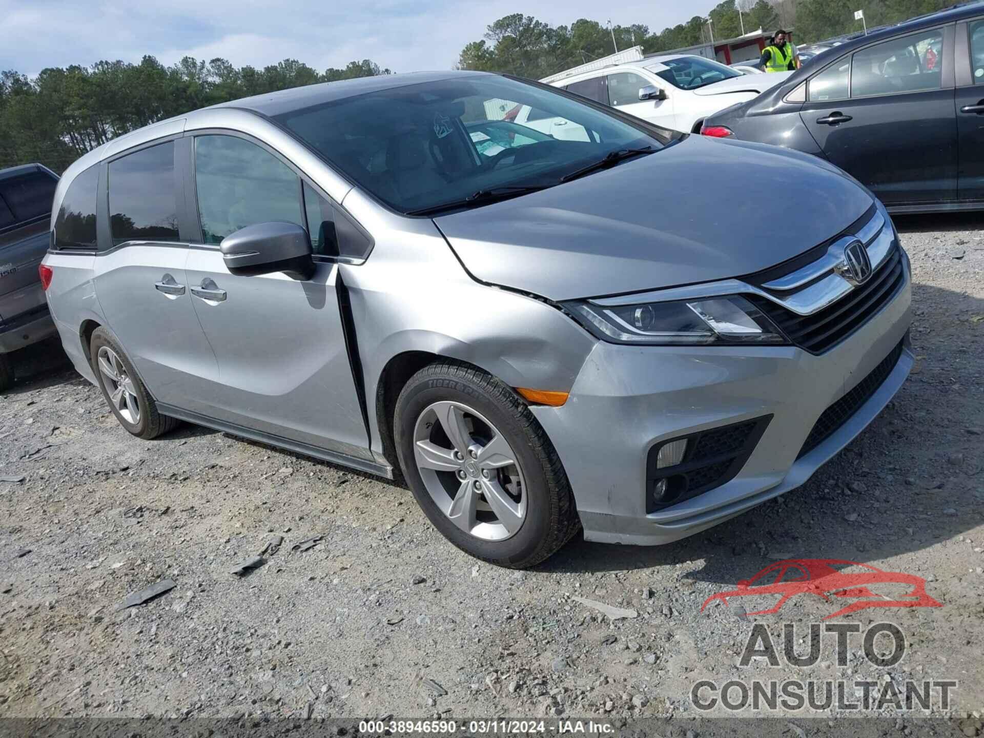 HONDA ODYSSEY 2018 - 5FNRL6H73JB051353