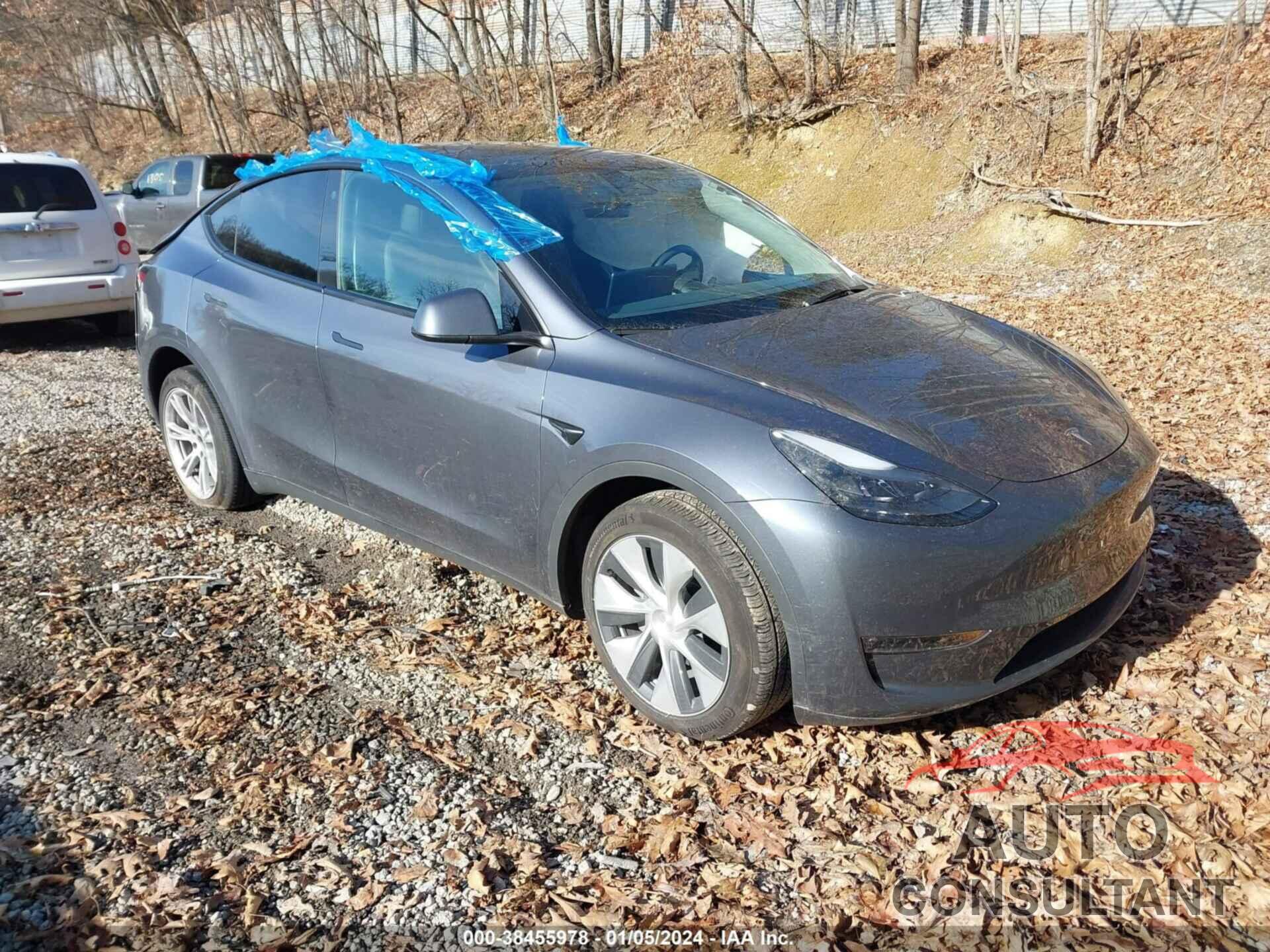 TESLA MODEL Y 2023 - 7SAYGDEE9PF715562