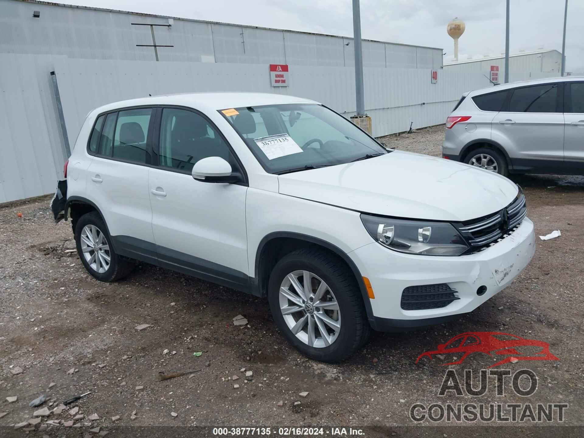 VOLKSWAGEN TIGUAN 2017 - WVGAV7AX7HK043305