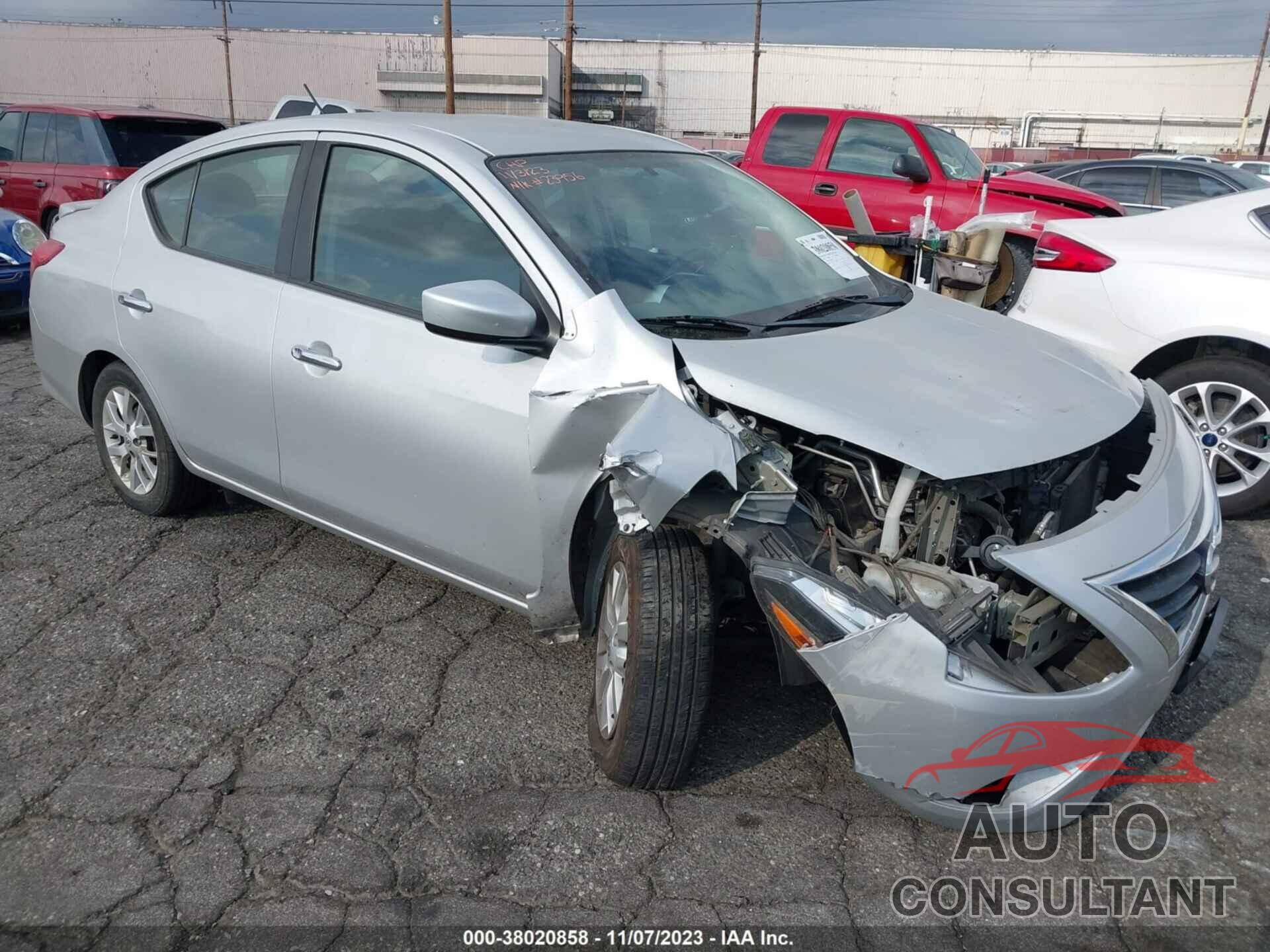 NISSAN VERSA 2018 - 3N1CN7AP7JL879913