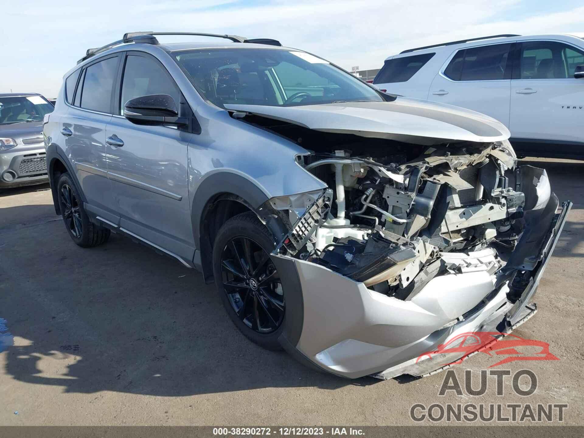 TOYOTA RAV4 2018 - 2T3RFREV6JW818389