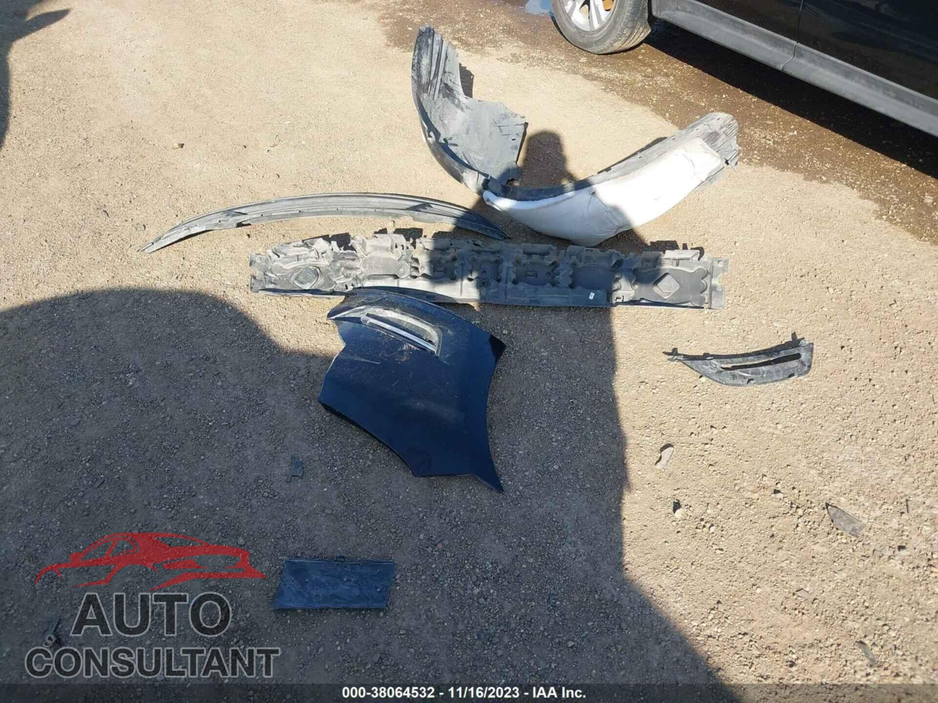 FORD TAURUS 2018 - 1FAHP2E86JG111823