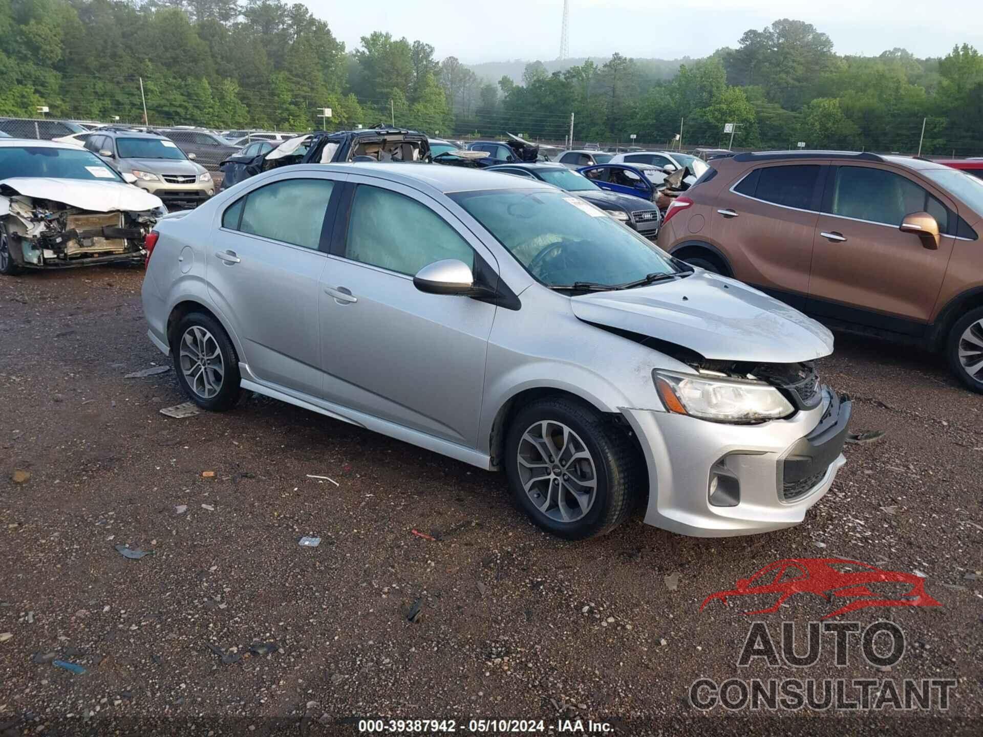 CHEVROLET SONIC 2017 - 1G1JD5SB2H4103700