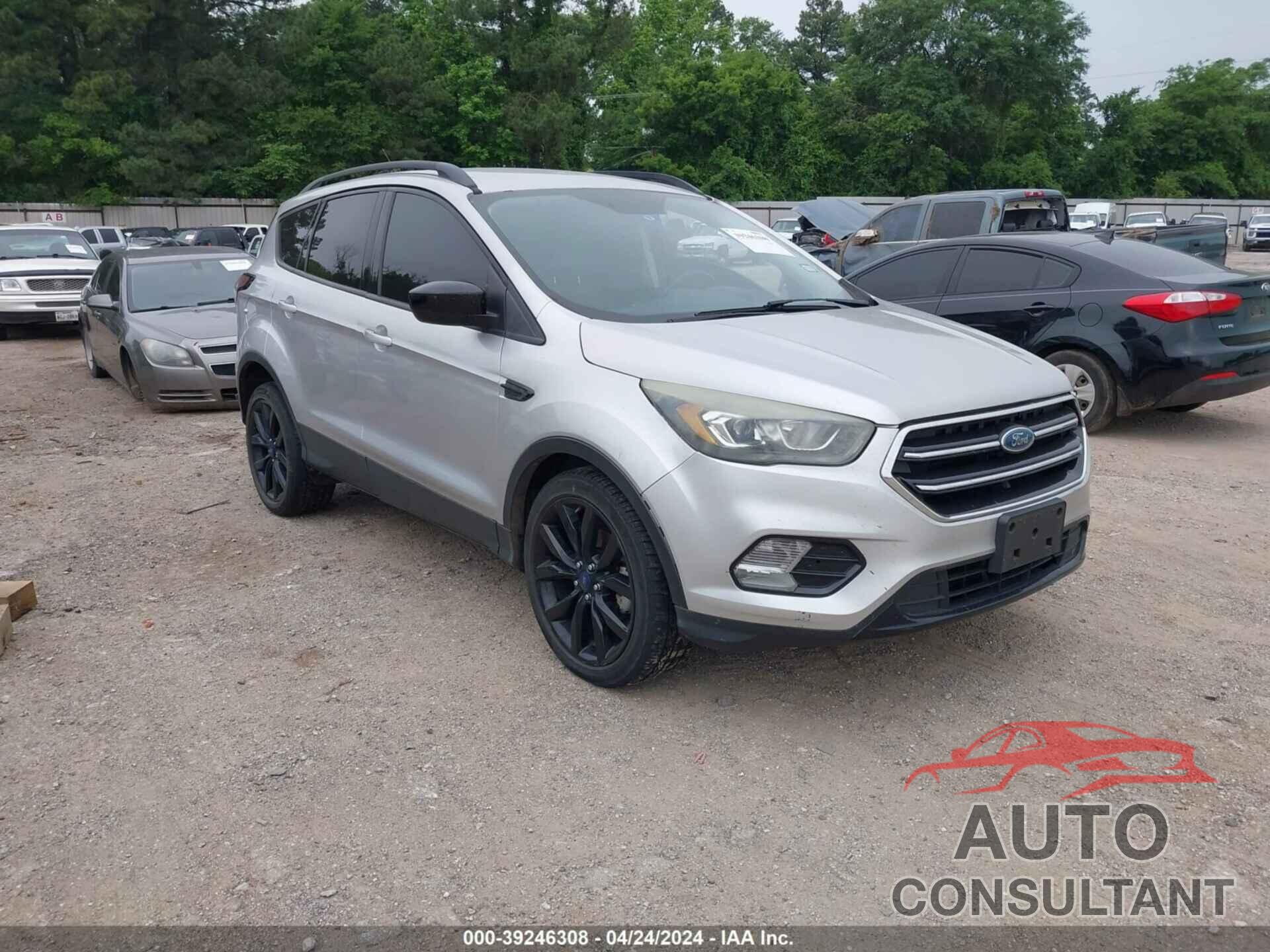 FORD ESCAPE 2017 - 1FMCU0GD7HUC24621