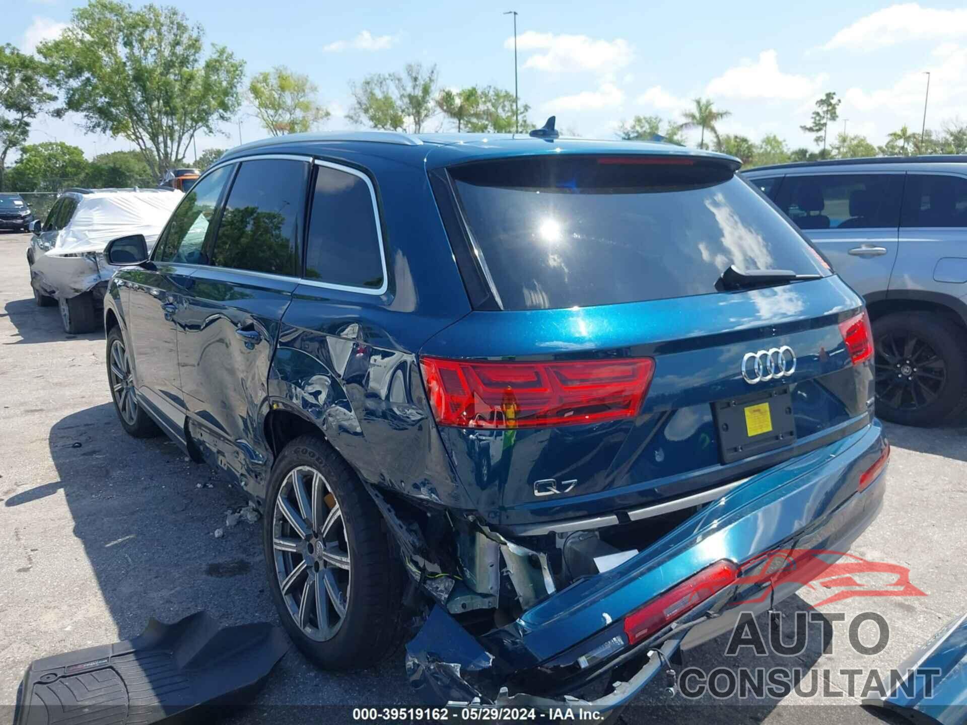 AUDI Q7 2018 - WA1LHAF7XJD022219