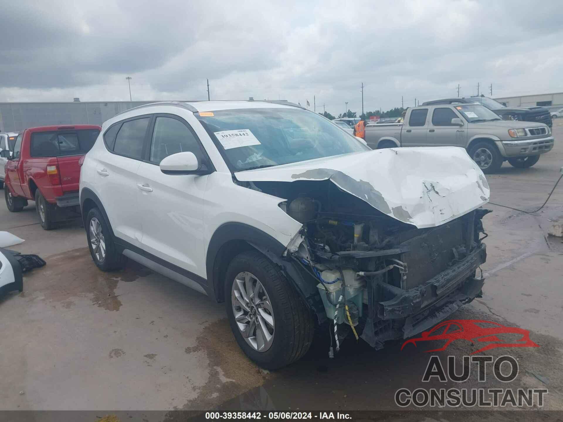 HYUNDAI TUCSON 2018 - KM8J33A40JU666487