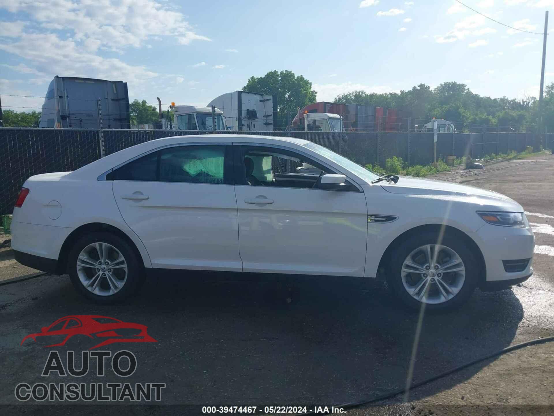 FORD TAURUS 2019 - 1FAHP2E80KG108949