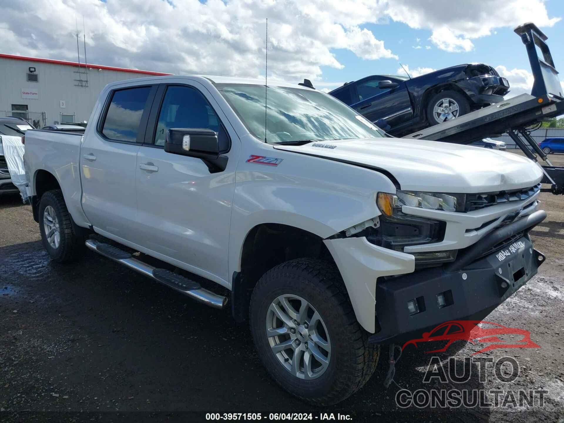 CHEVROLET SILVERADO 1500 2021 - 1GCUYEET7MZ107946