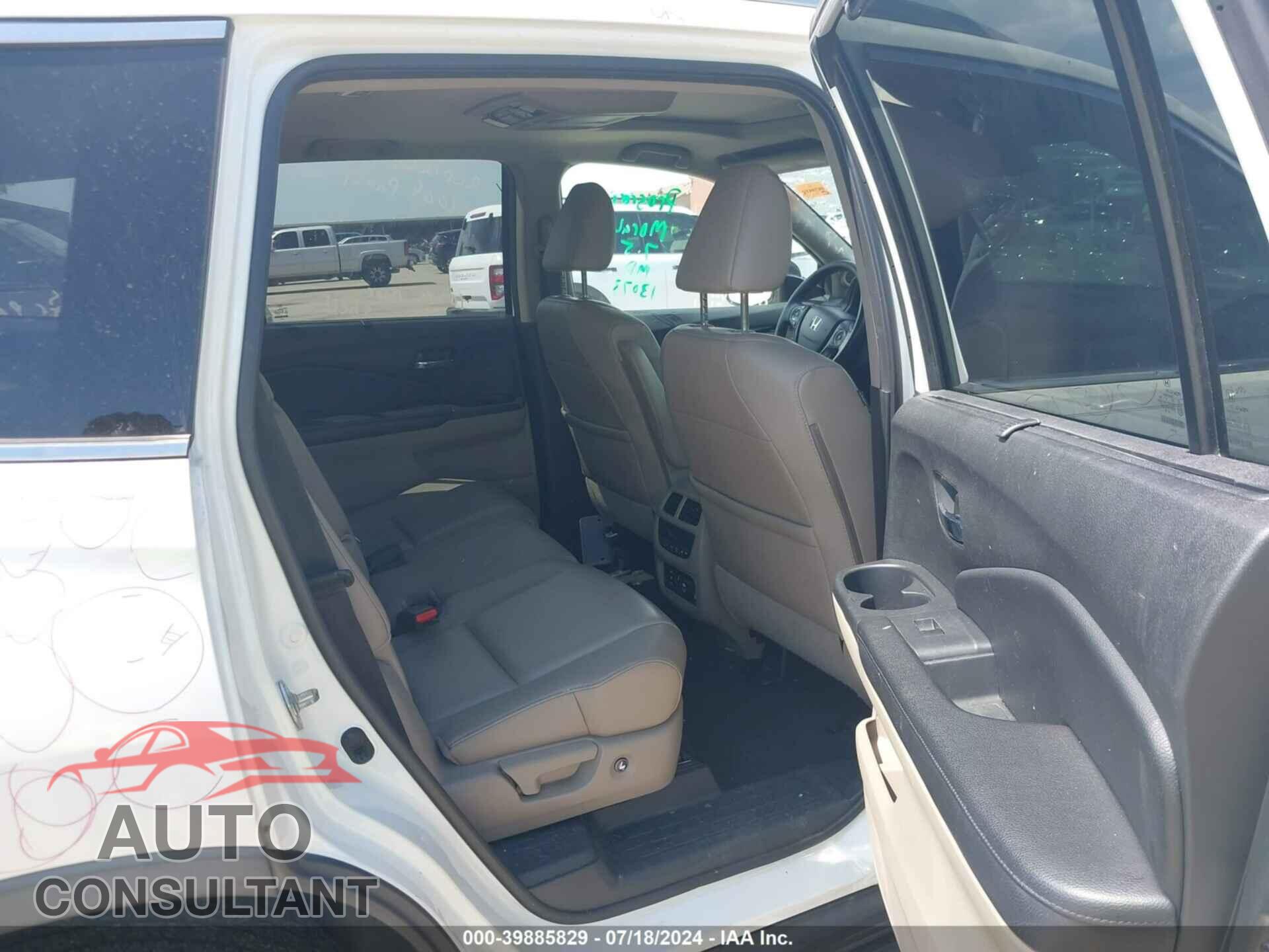 HONDA PILOT 2017 - 5FNYF6H91HB010332