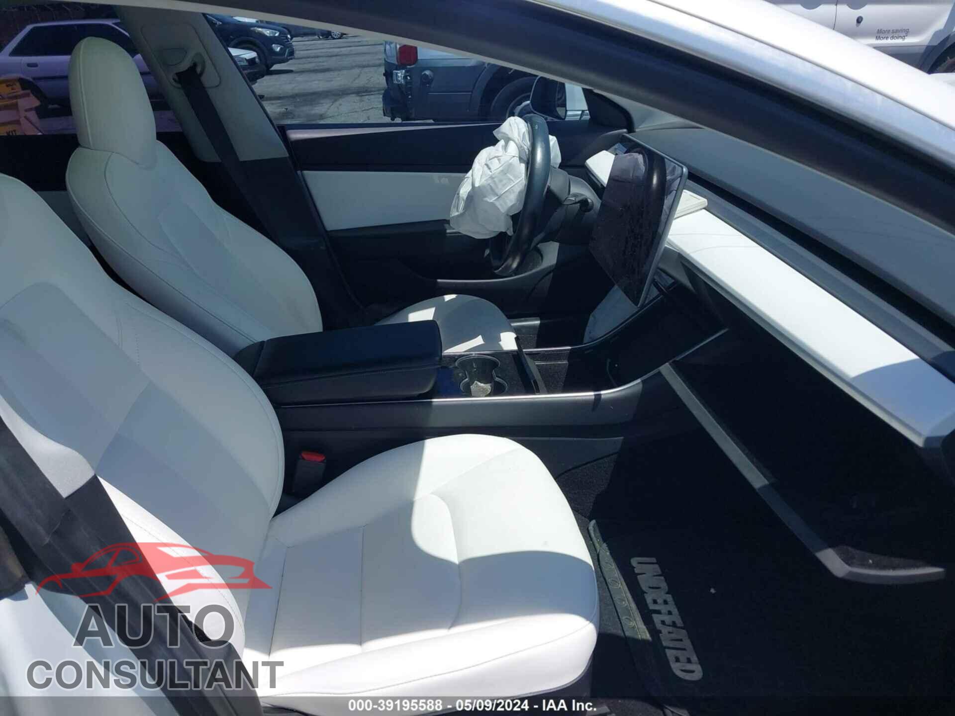 TESLA MODEL 3 2019 - 5YJ3E1EA7KF323777