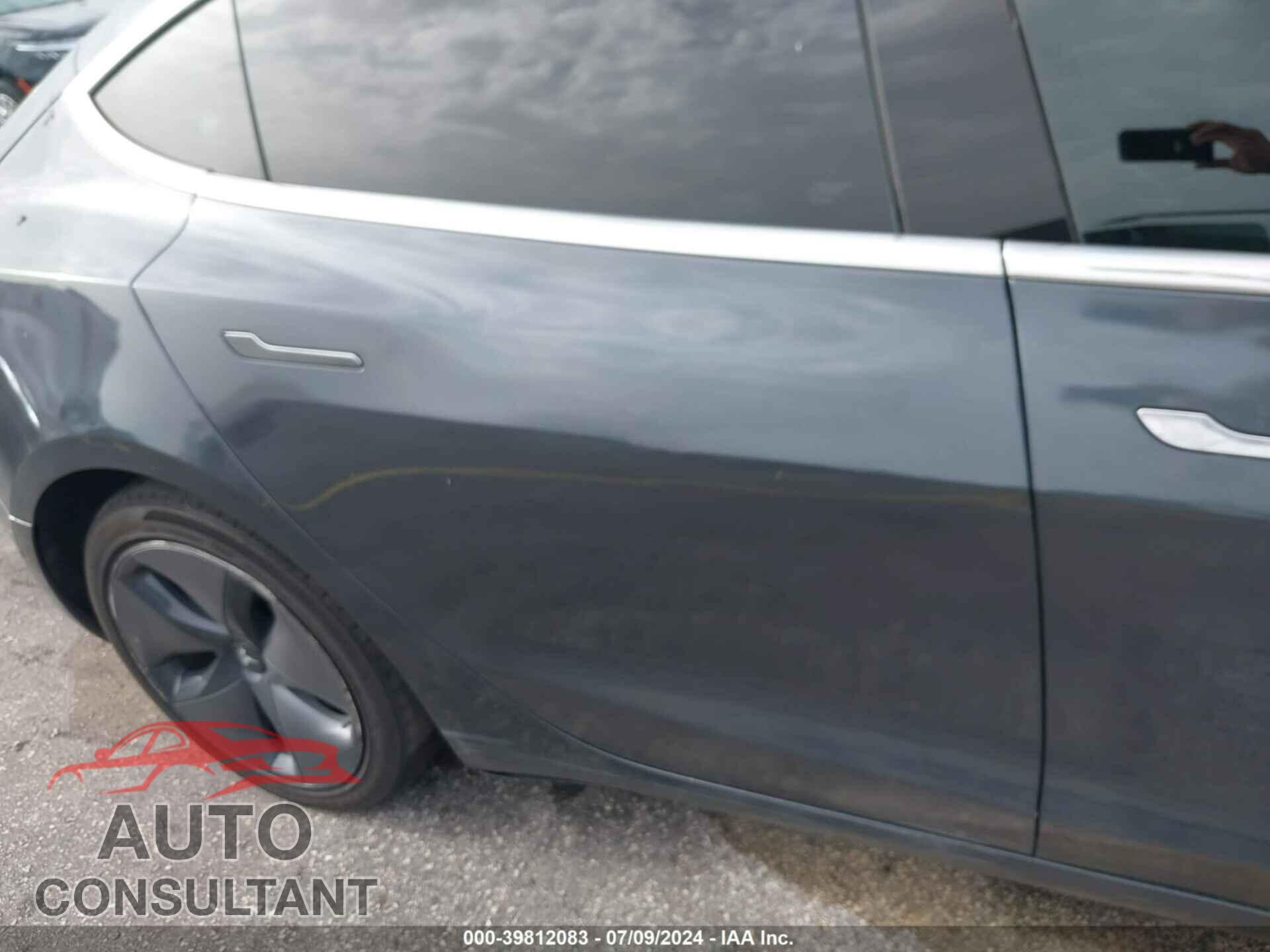 TESLA MODEL 3 2018 - 5YJ3E1EB0JF069840