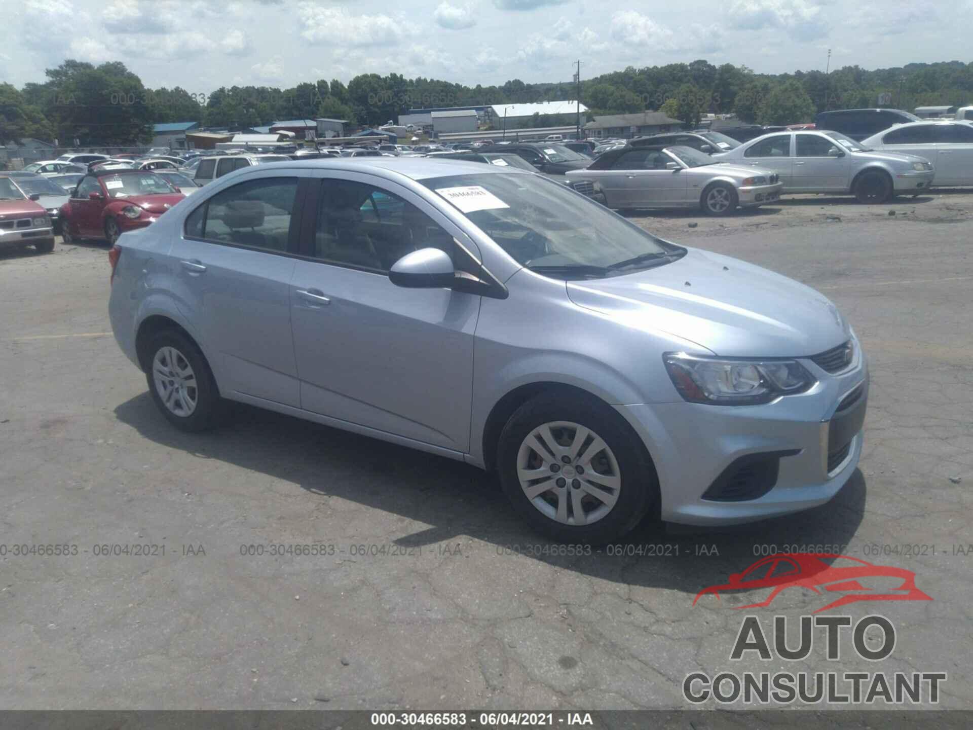 CHEVROLET SONIC 2017 - 1G1JB5SH3H4172079