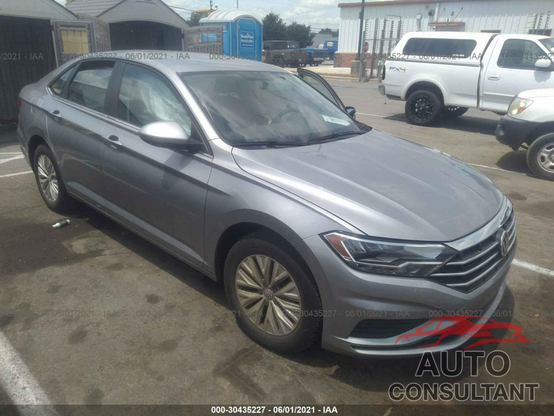 VOLKSWAGEN JETTA 2019 - 3VWC57BU0KM231680