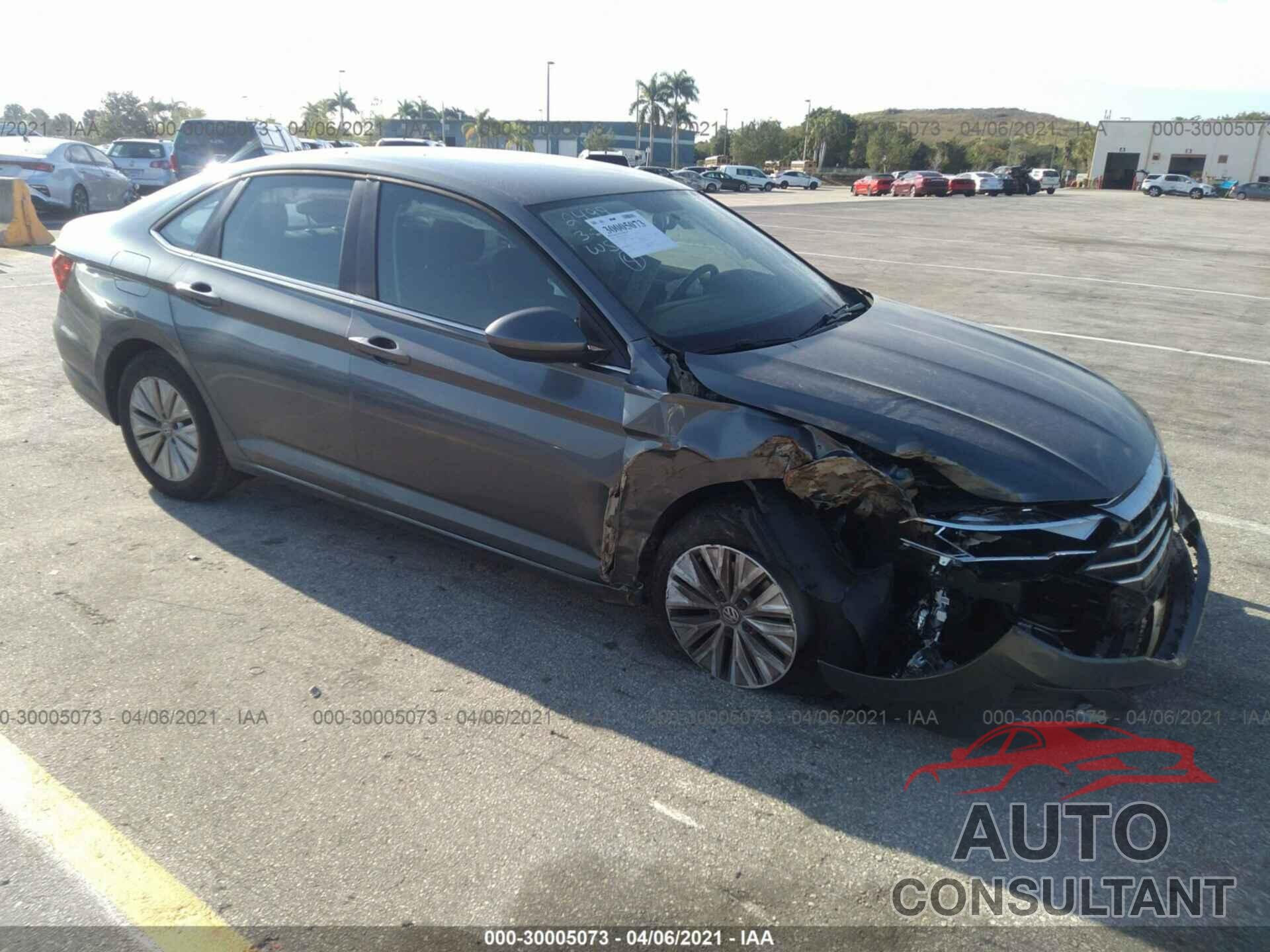 VOLKSWAGEN JETTA 2019 - 3VWN57BU5KM212499