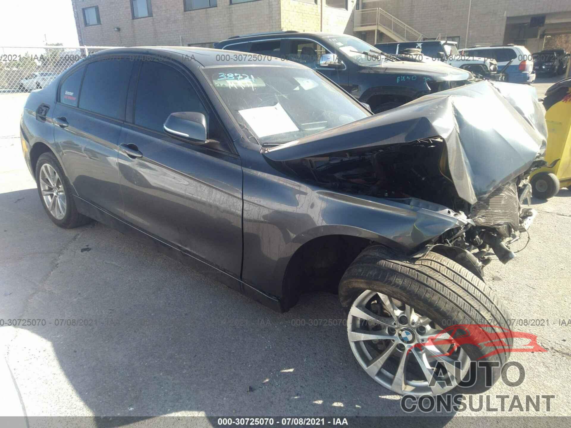 BMW 3 SERIES 2016 - WBA8E1G55GNT35549