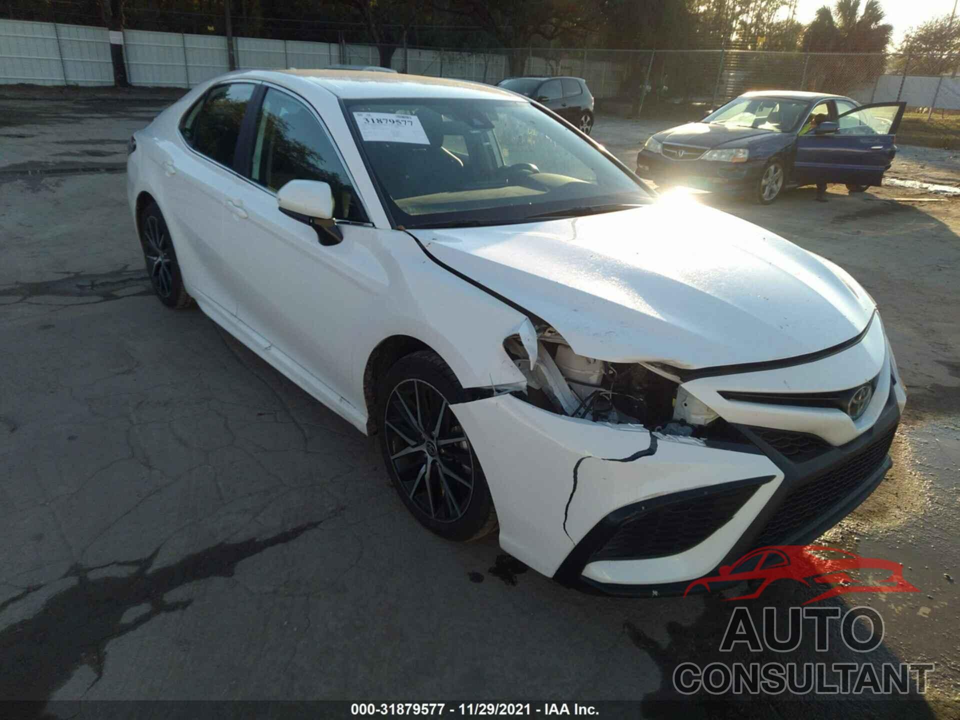 TOYOTA CAMRY 2021 - 4T1G11AK9MU553046