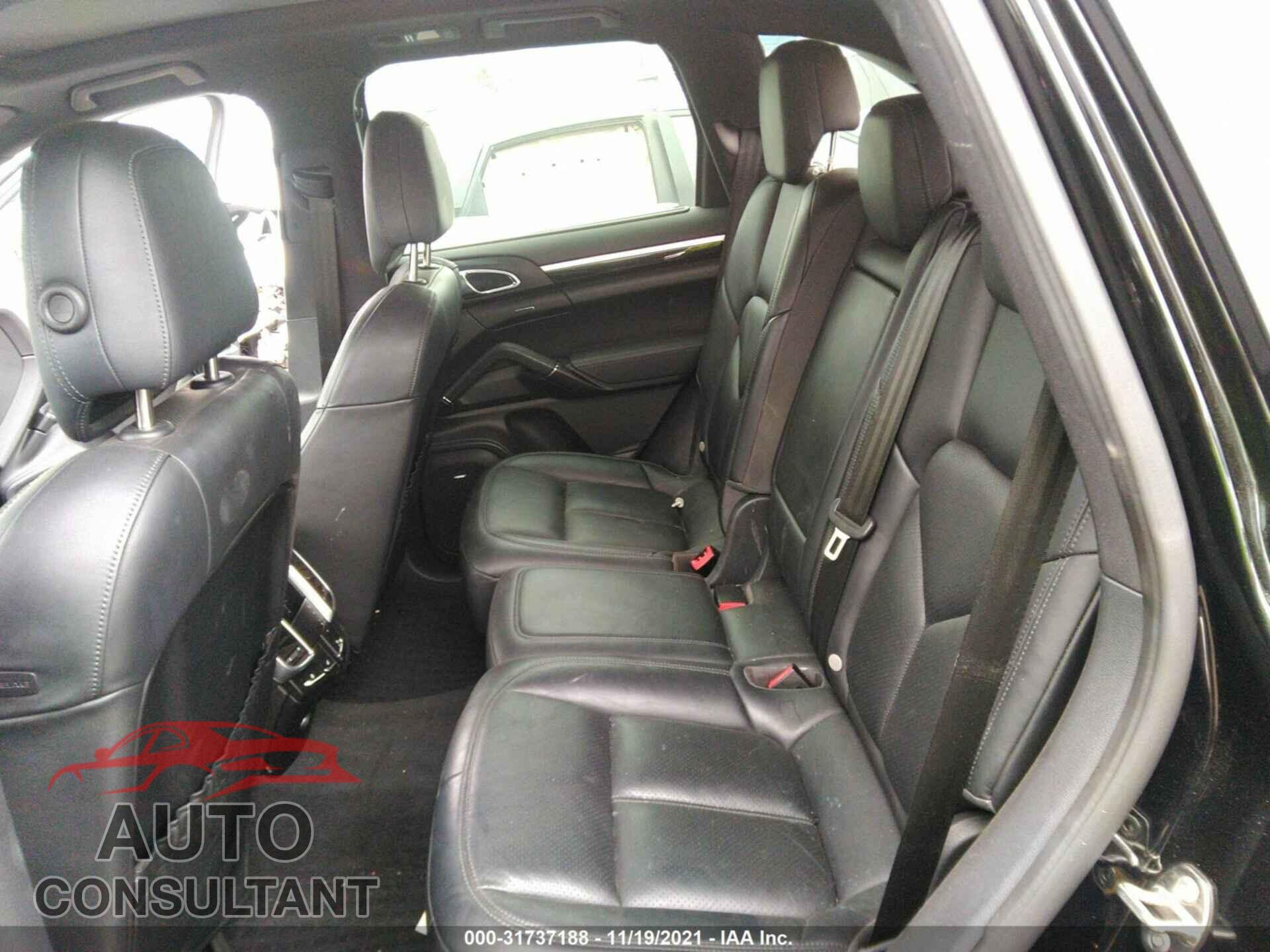 PORSCHE CAYENNE 2016 - WP1AA2A27GLA08147