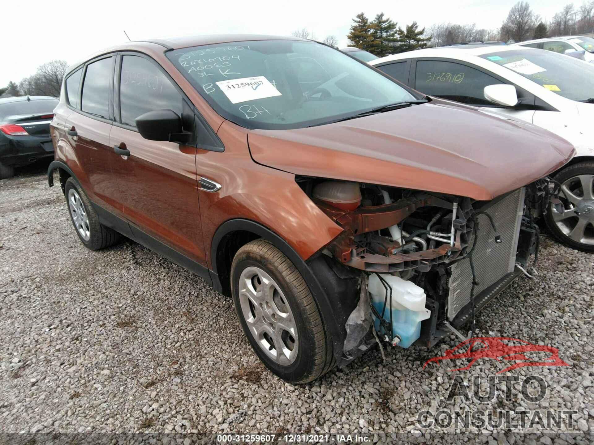 FORD ESCAPE 2017 - 1FMCU0F72HUB87604