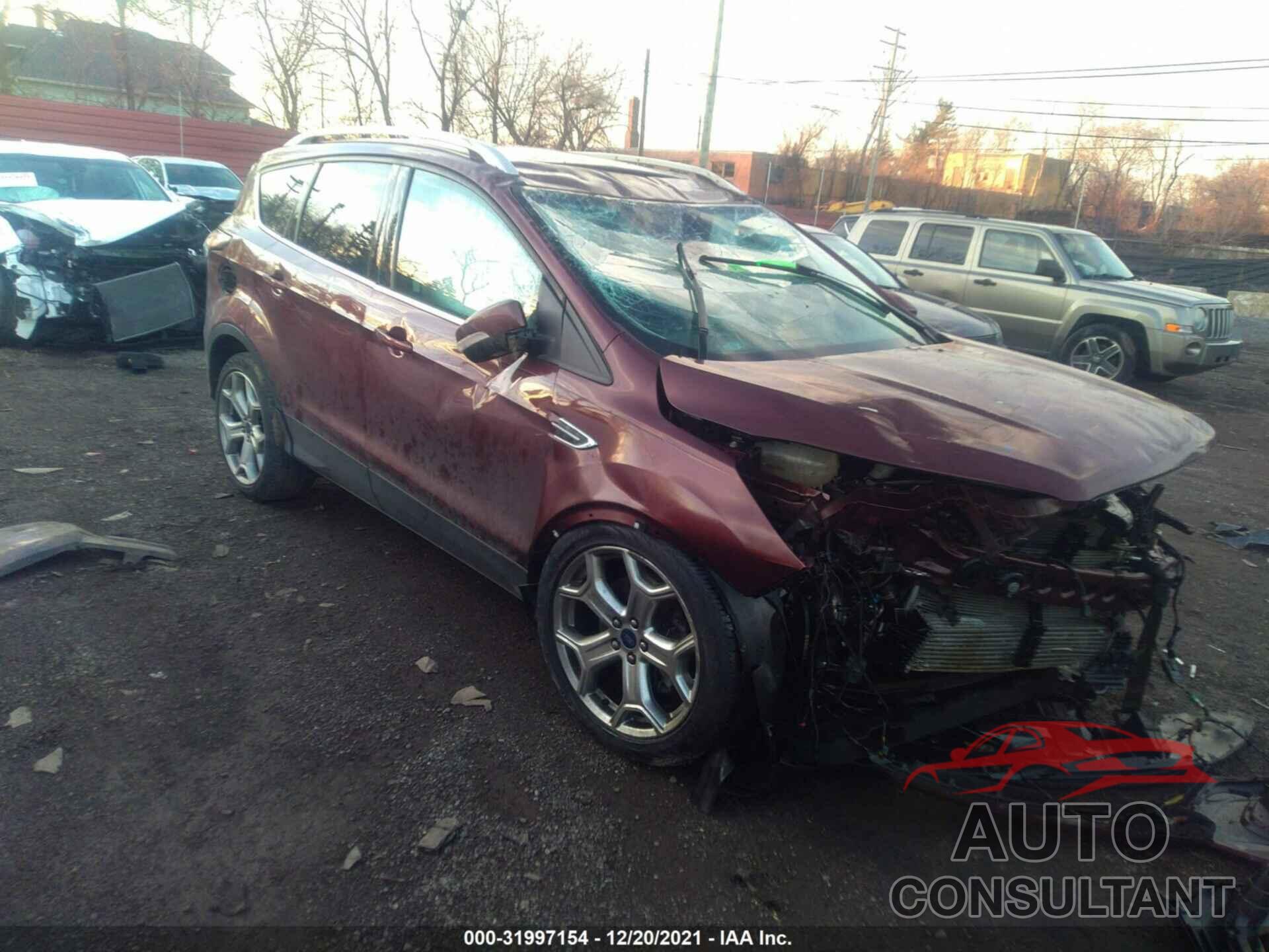 FORD ESCAPE 2018 - 1FMCU9J94JUC79607
