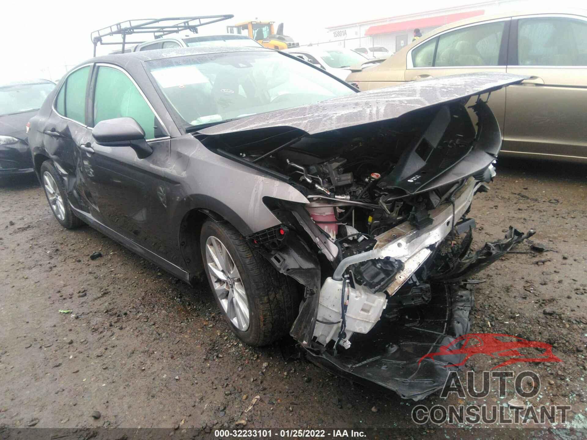 TOYOTA CAMRY 2018 - 4T1B11HK9JU059457