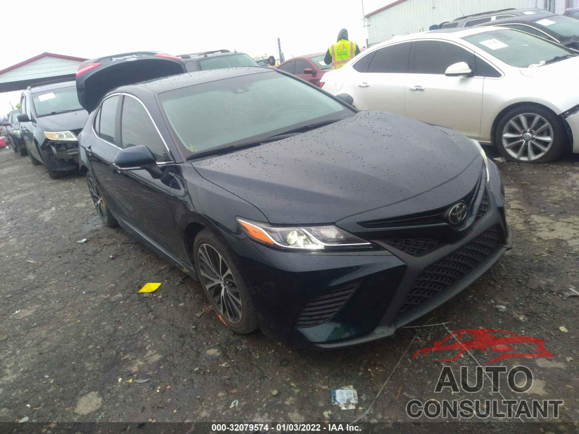 TOYOTA CAMRY 2018 - 4T1B11HK9JU668211