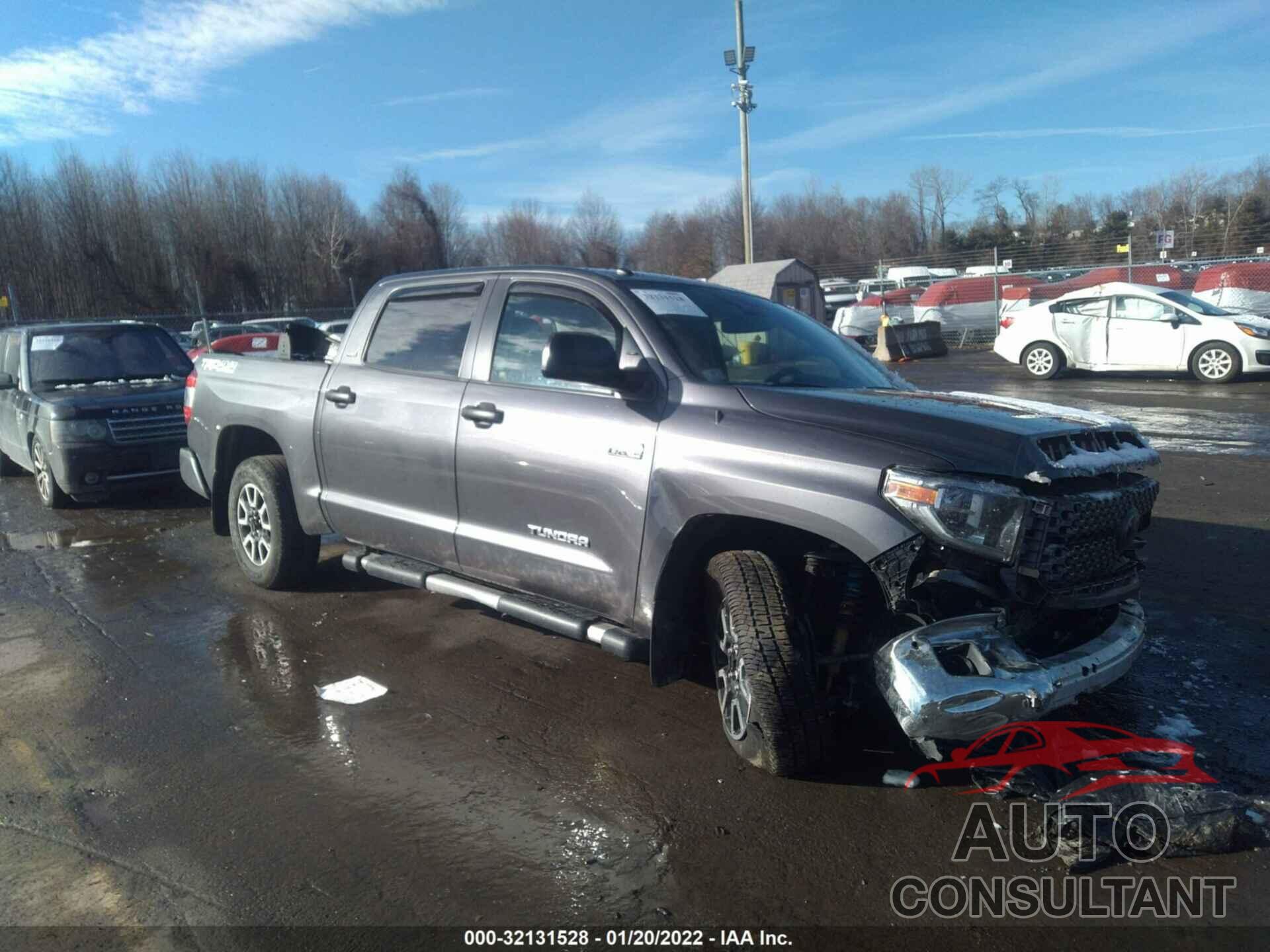 TOYOTA TUNDRA 4WD 2018 - 5TFDY5F16JX707622