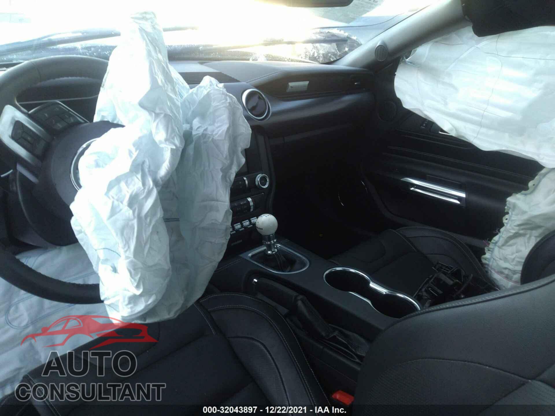 FORD MUSTANG 2018 - 1FA6P8CF7J5116889