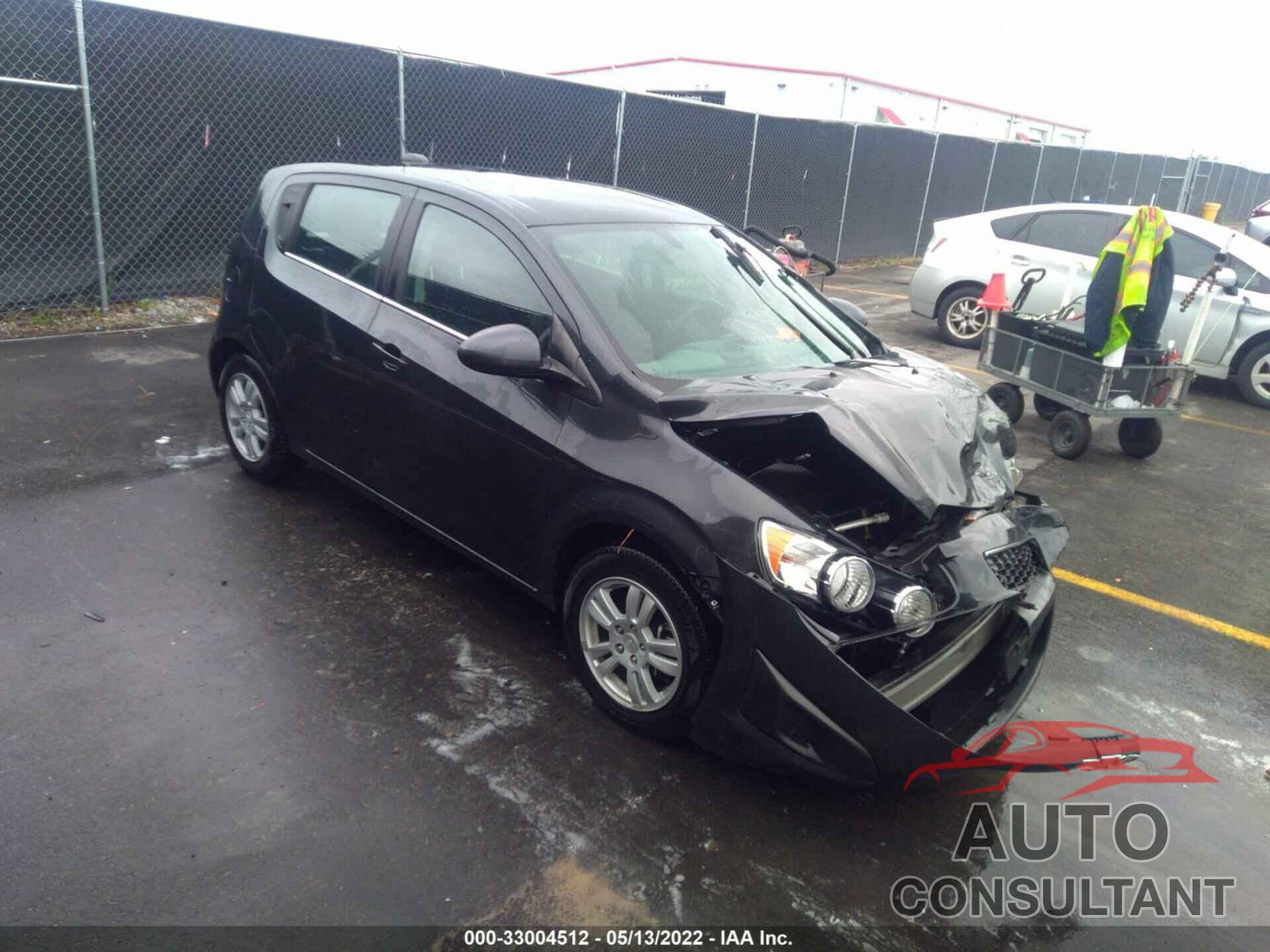 CHEVROLET SONIC 2015 - 1G1JC6SH3F4141656