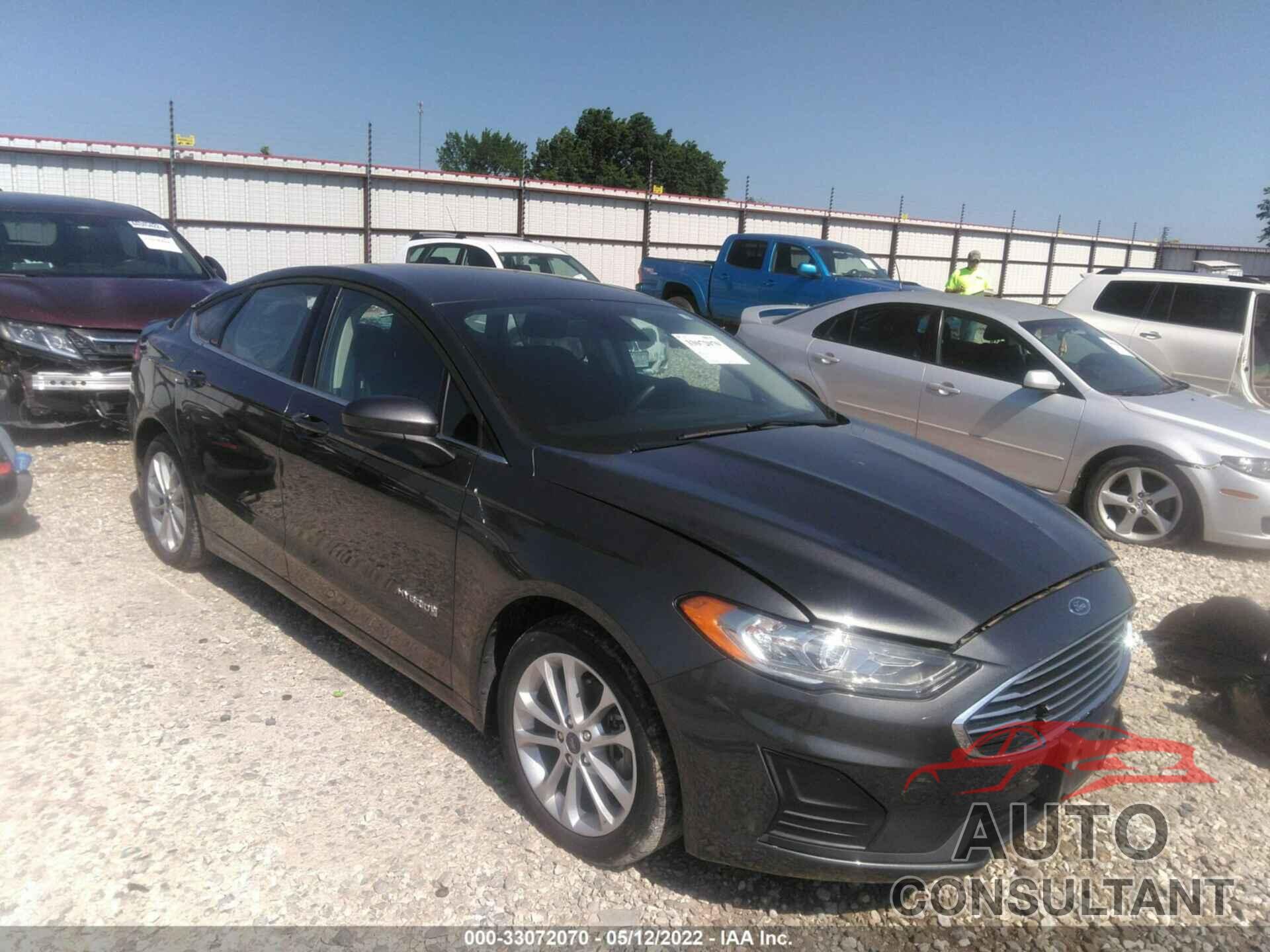 FORD FUSION HYBRID 2019 - 3FA6P0LU5KR137769