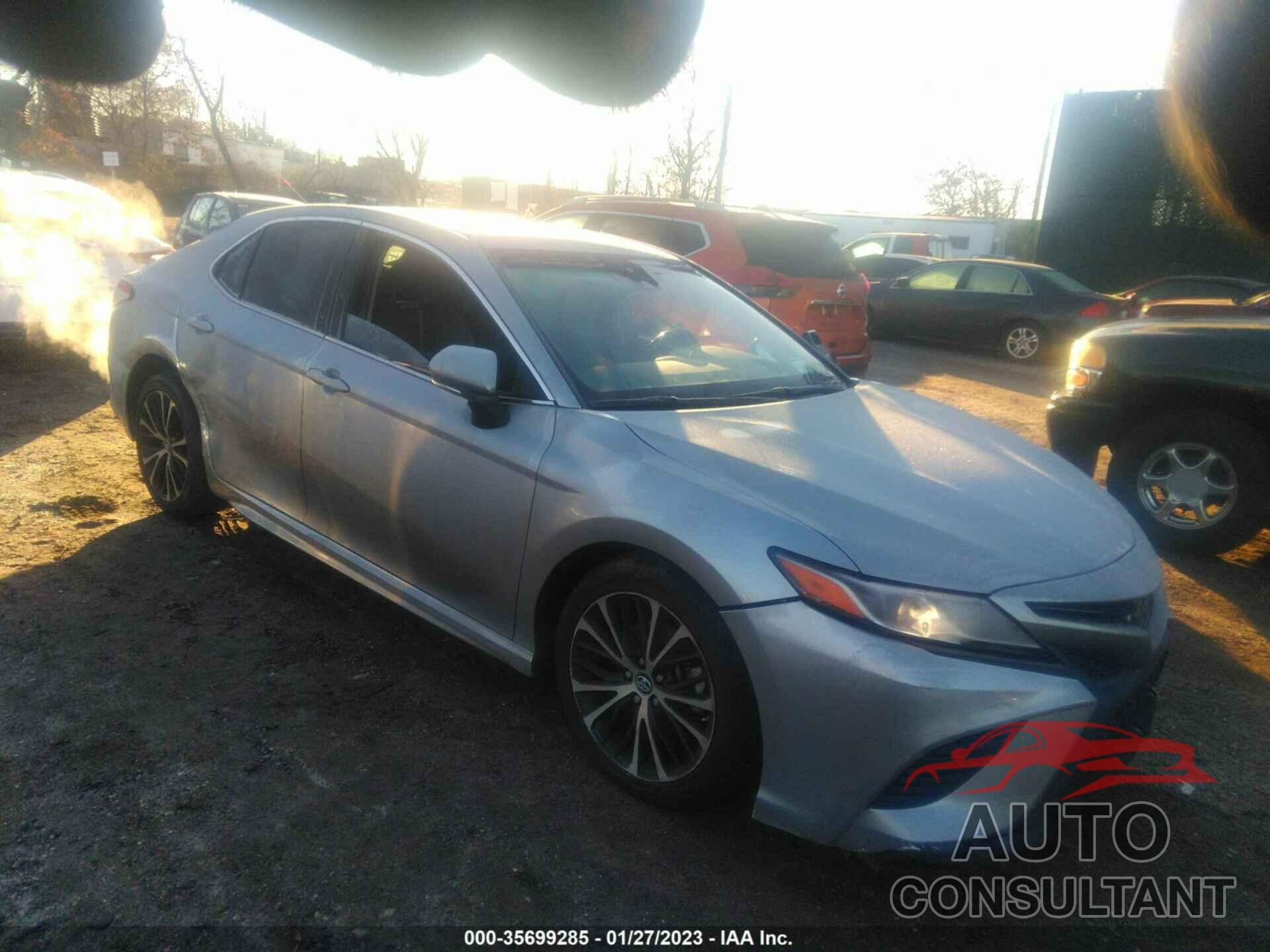 TOYOTA CAMRY 2018 - 4T1B11HK9JU138806