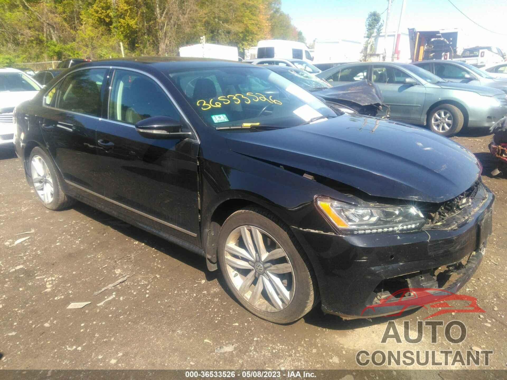 VOLKSWAGEN PASSAT 2017 - 1VWGT7A33HC036781