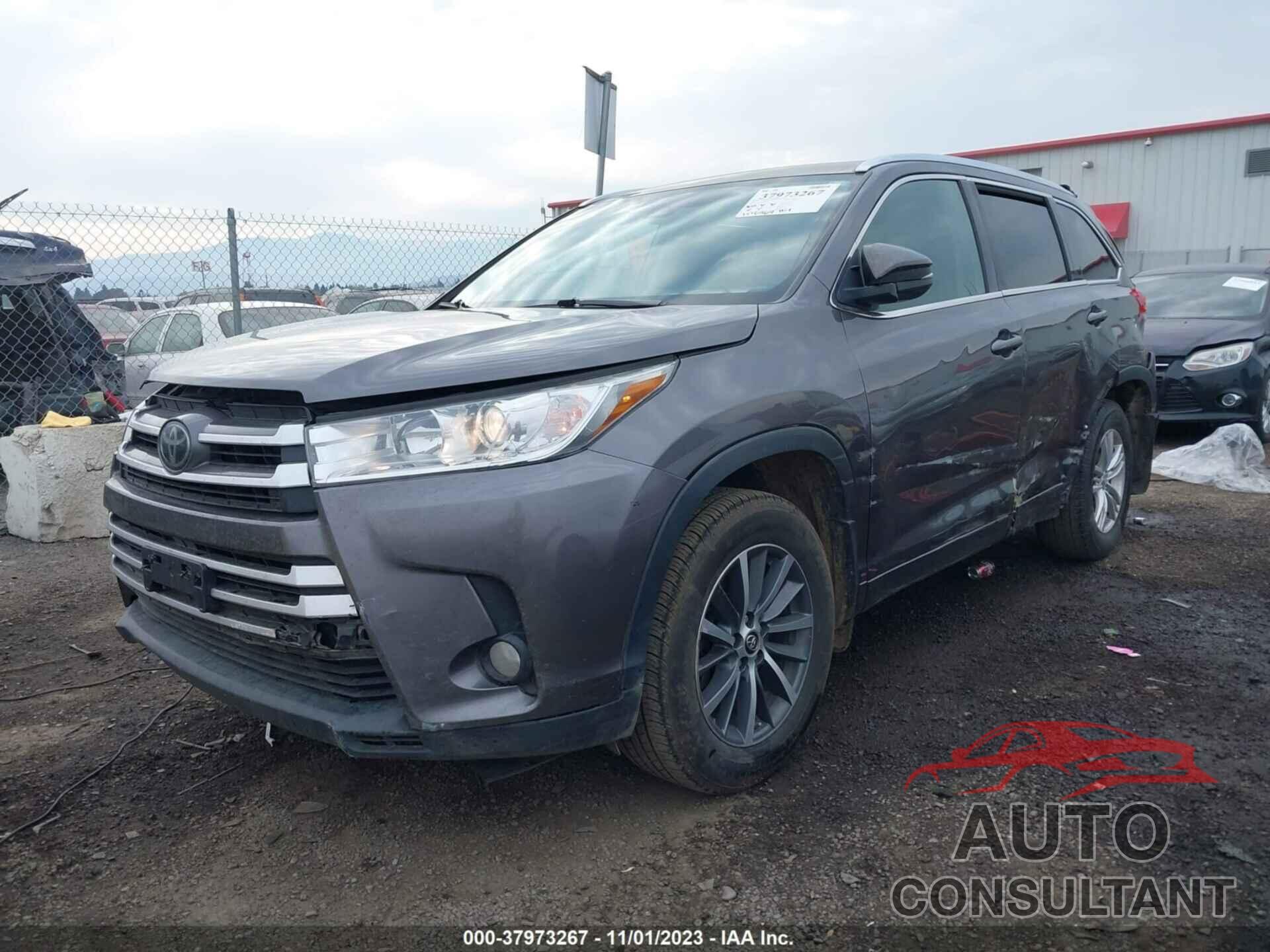 TOYOTA HIGHLANDER 2018 - 5TDJZRFH0JS540121