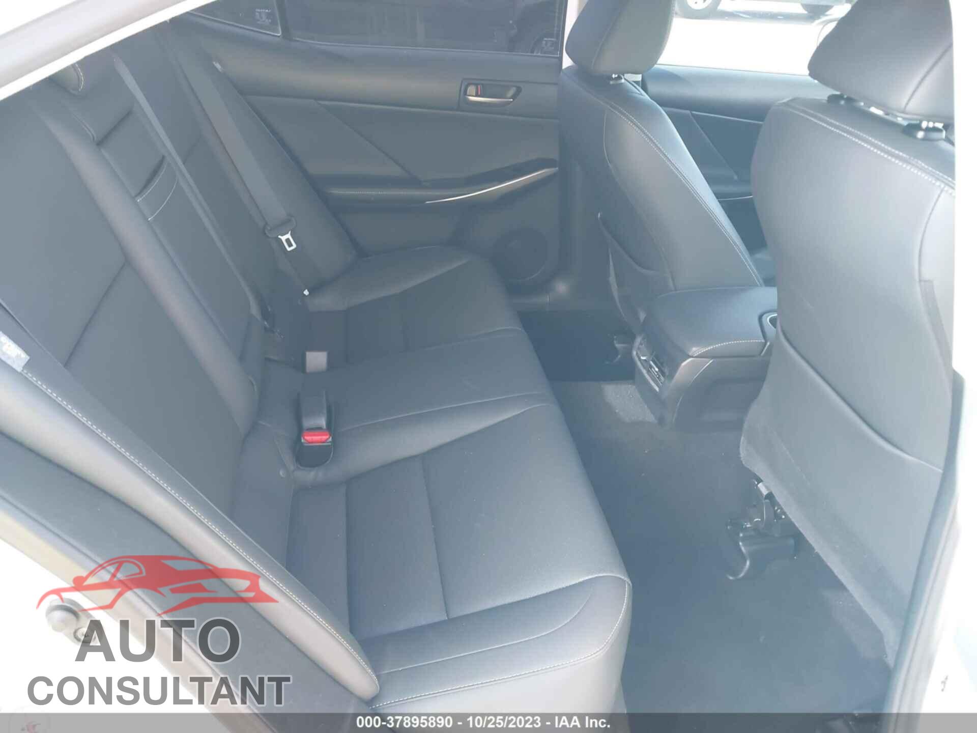 LEXUS IS 2017 - JTHBA1D26H5044122