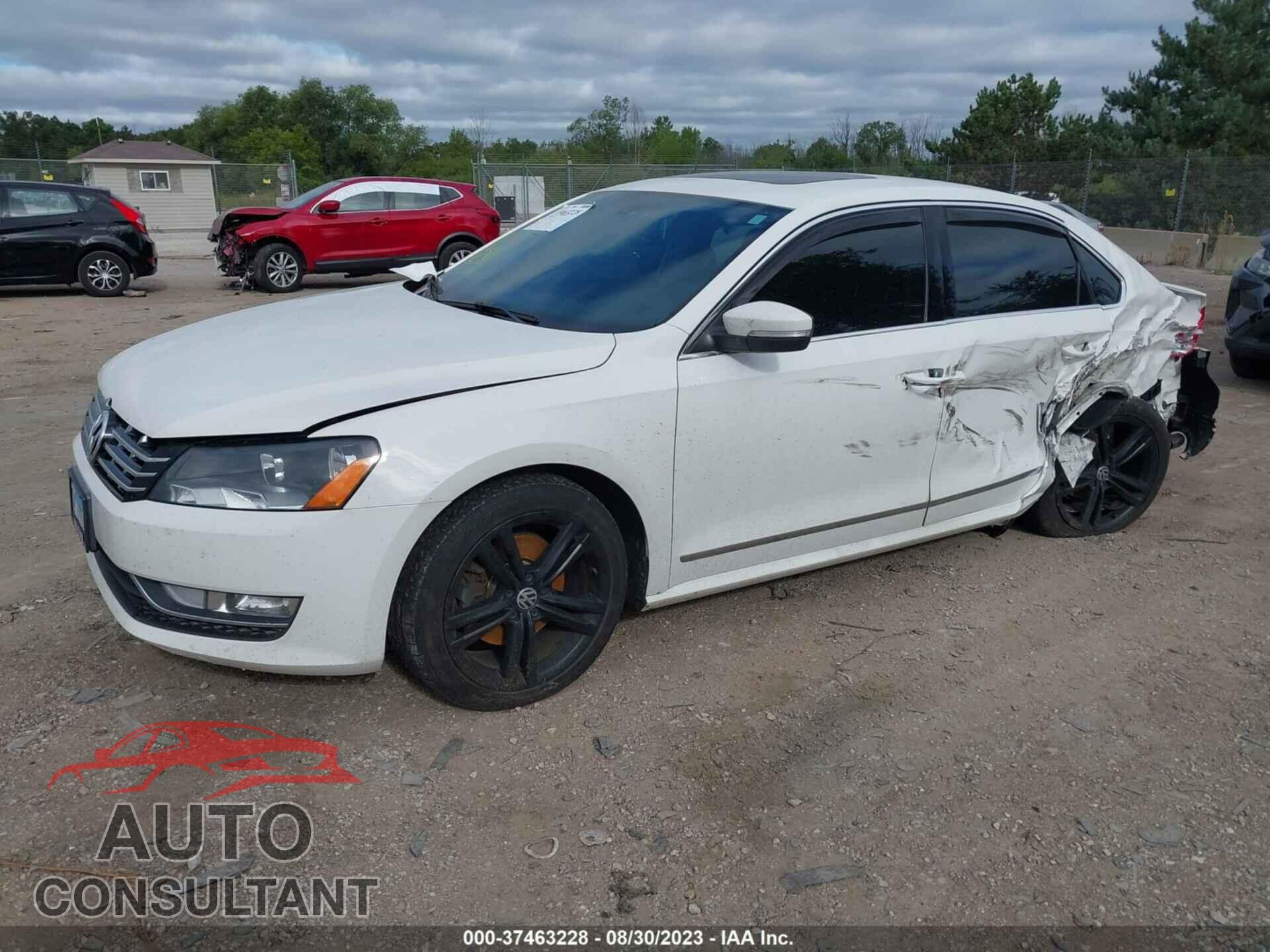 VOLKSWAGEN PASSAT 2015 - 1VWCV7A31FC081823