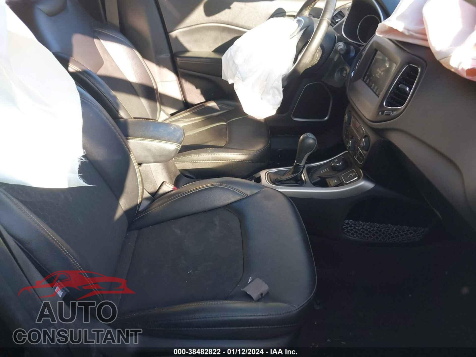 JEEP COMPASS 2019 - 3C4NJDBB6KT647498
