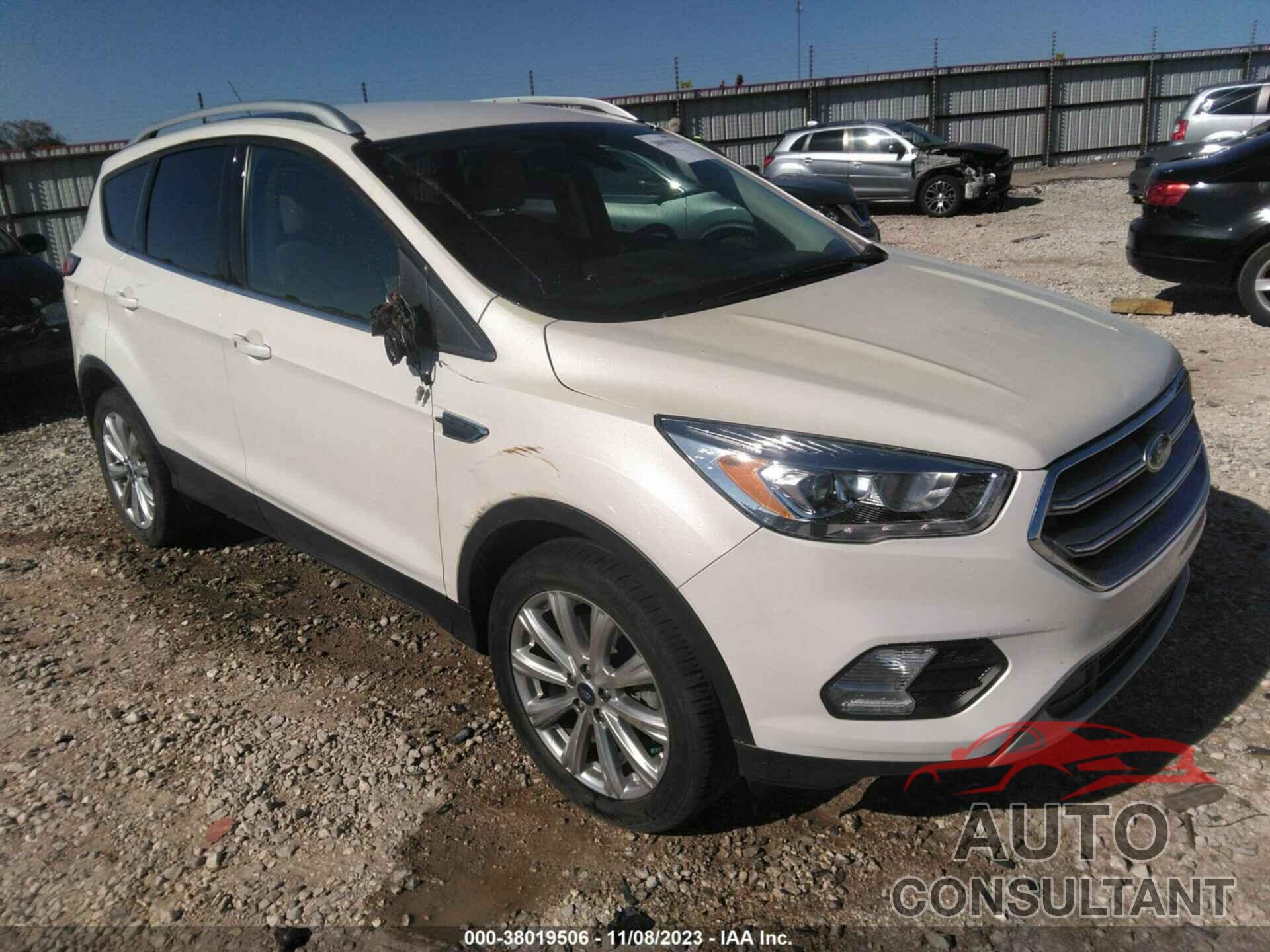 FORD ESCAPE 2017 - 1FMCU9J98HUC56356