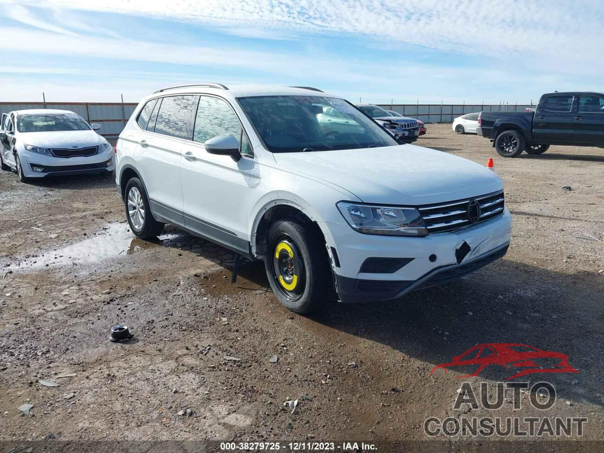 VOLKSWAGEN TIGUAN 2018 - 3VV1B7AX8JM102939