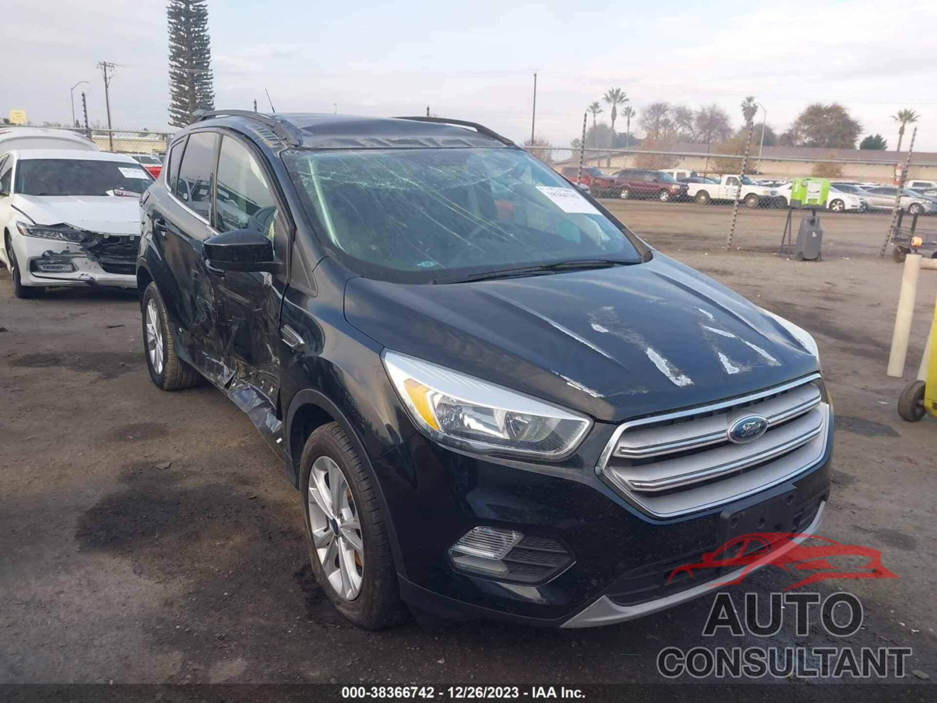 FORD ESCAPE 2018 - 1FMCU0GD8JUA92216
