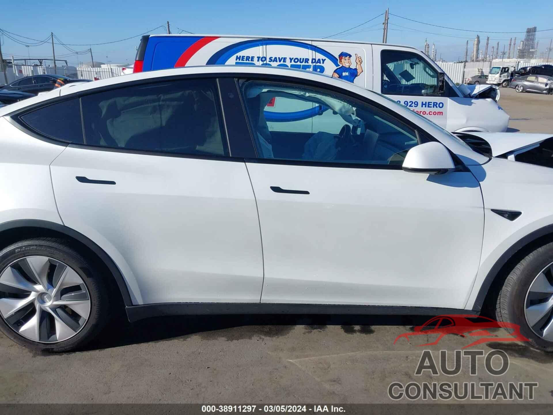 TESLA MODEL Y 2020 - 5YJYGDEE5LF032099