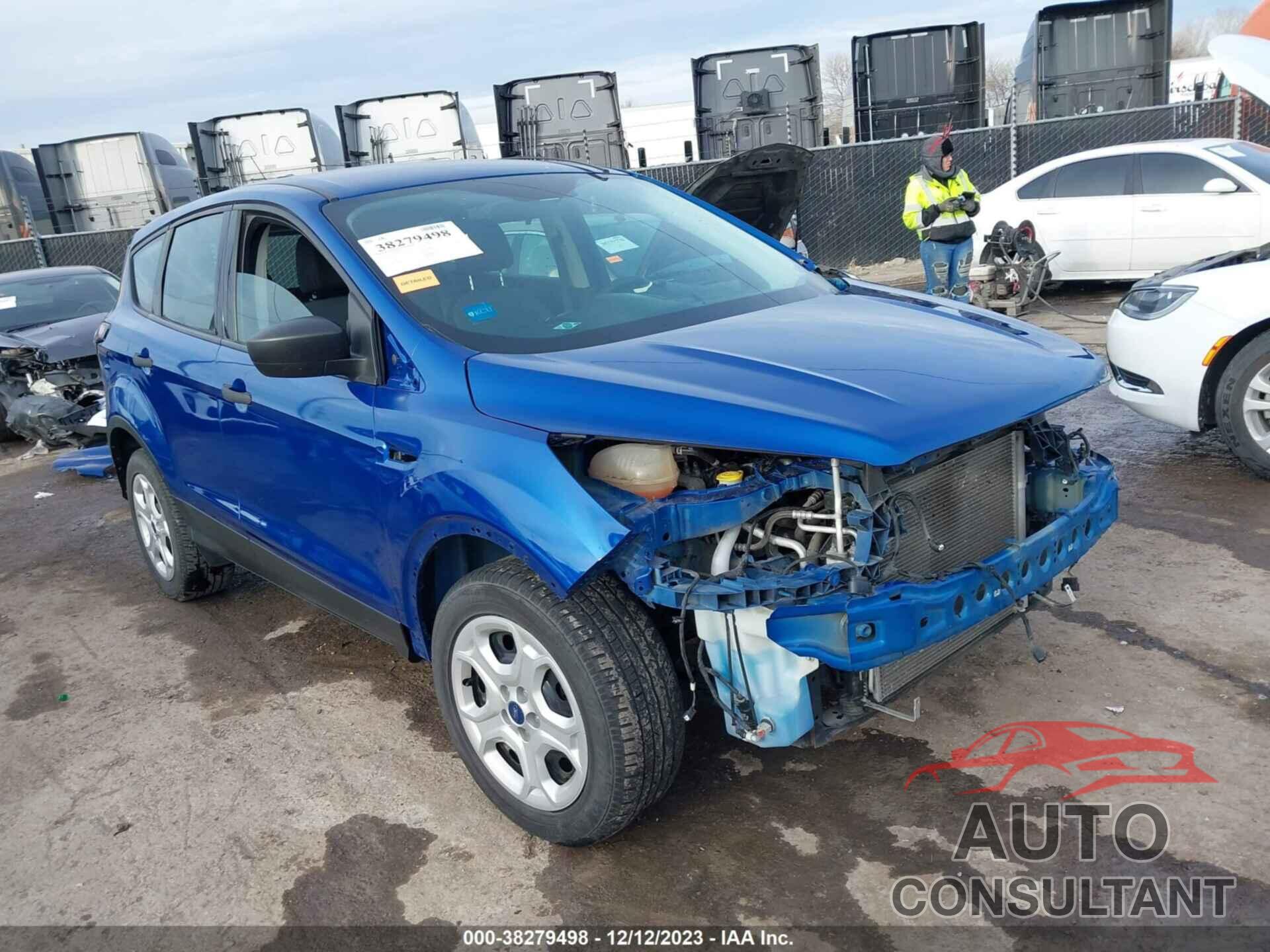 FORD ESCAPE 2017 - 1FMCU0F75HUB79108