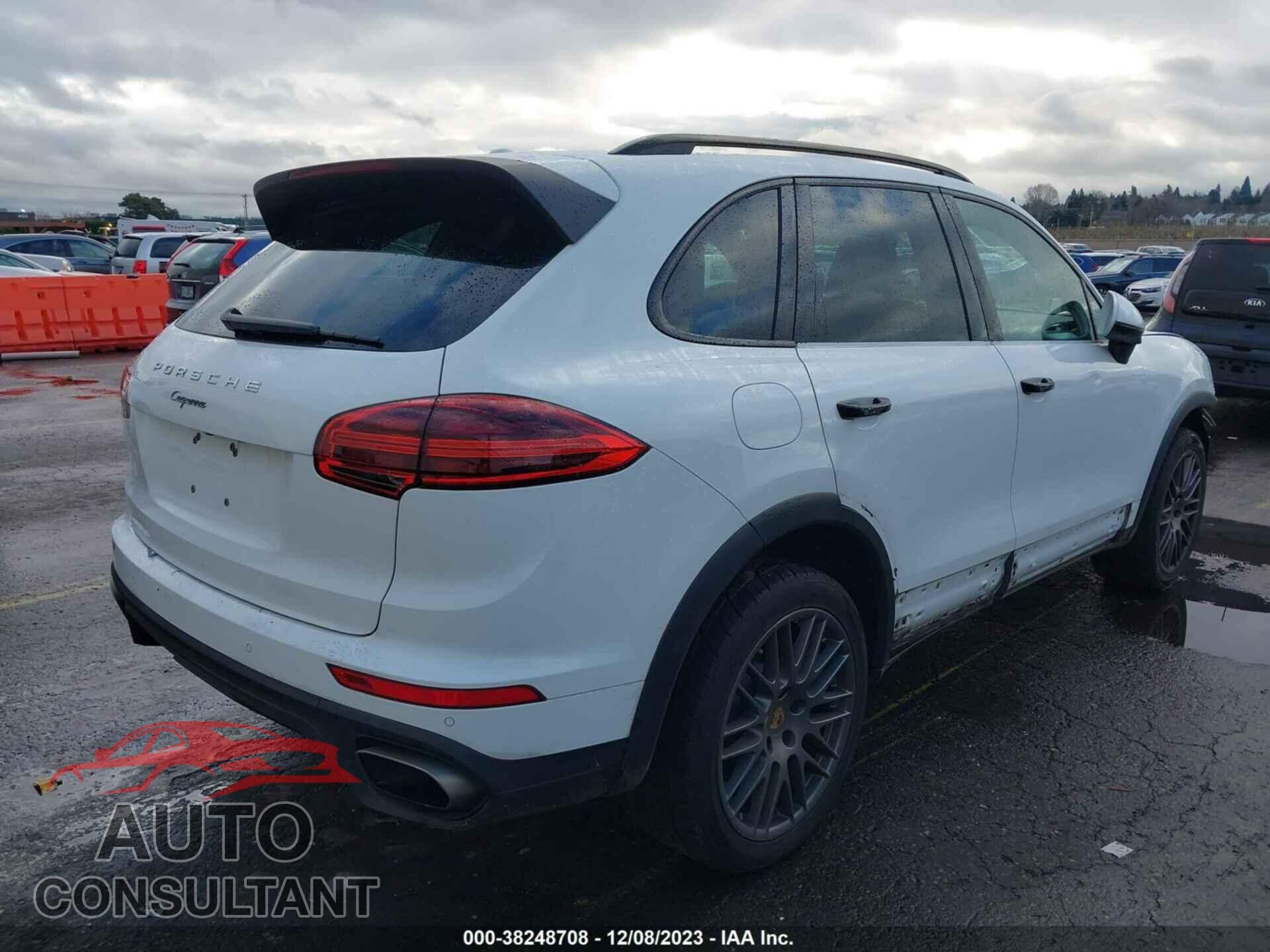 PORSCHE CAYENNE 2017 - WP1AA2A25HKA82657