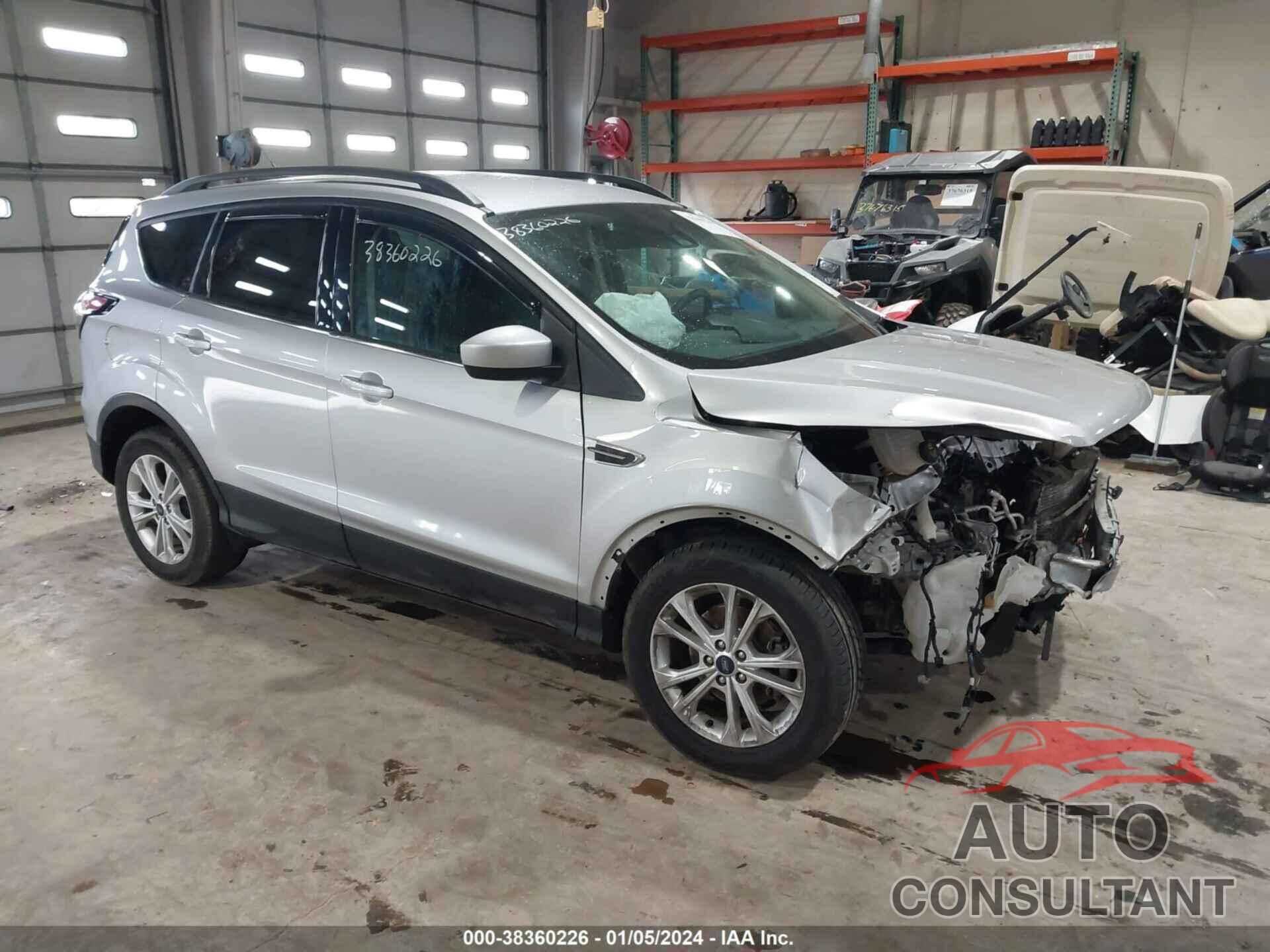 FORD ESCAPE 2018 - 1FMCU0GD9JUC12461