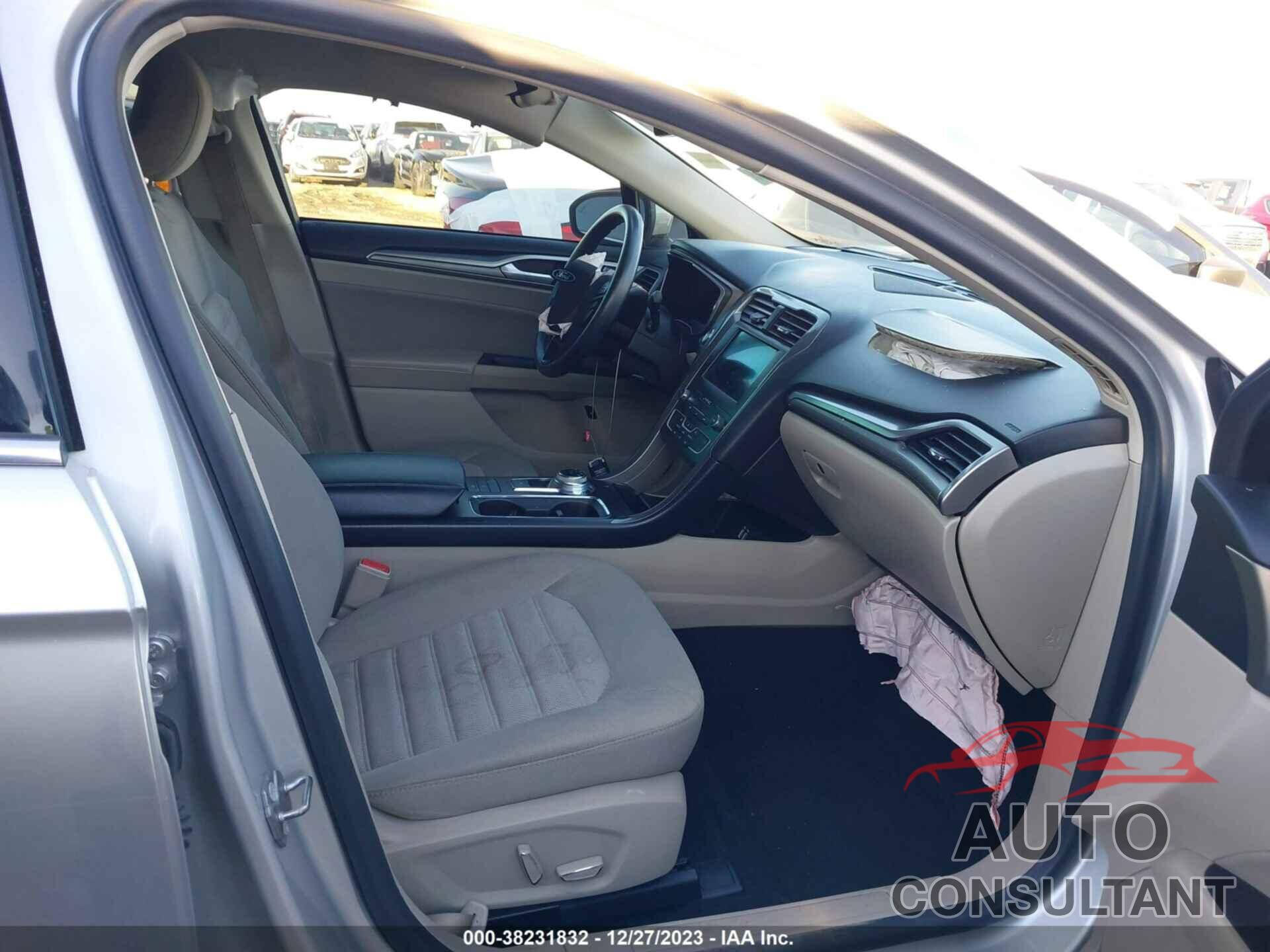 FORD FUSION HYBRID 2019 - 3FA6P0LU4KR207584