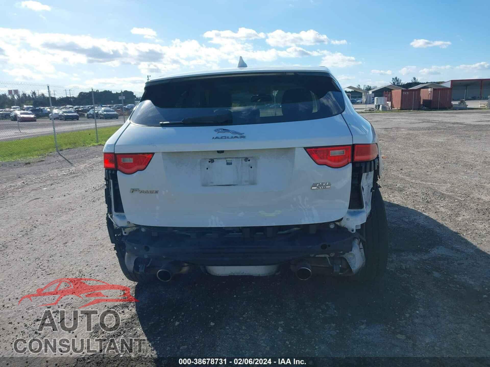 JAGUAR F-PACE 2017 - SADCK2BV6HA090034
