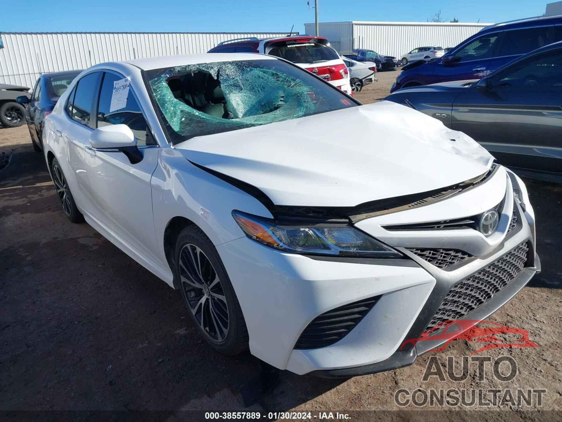 TOYOTA CAMRY 2018 - 4T1B11HK2JU614247