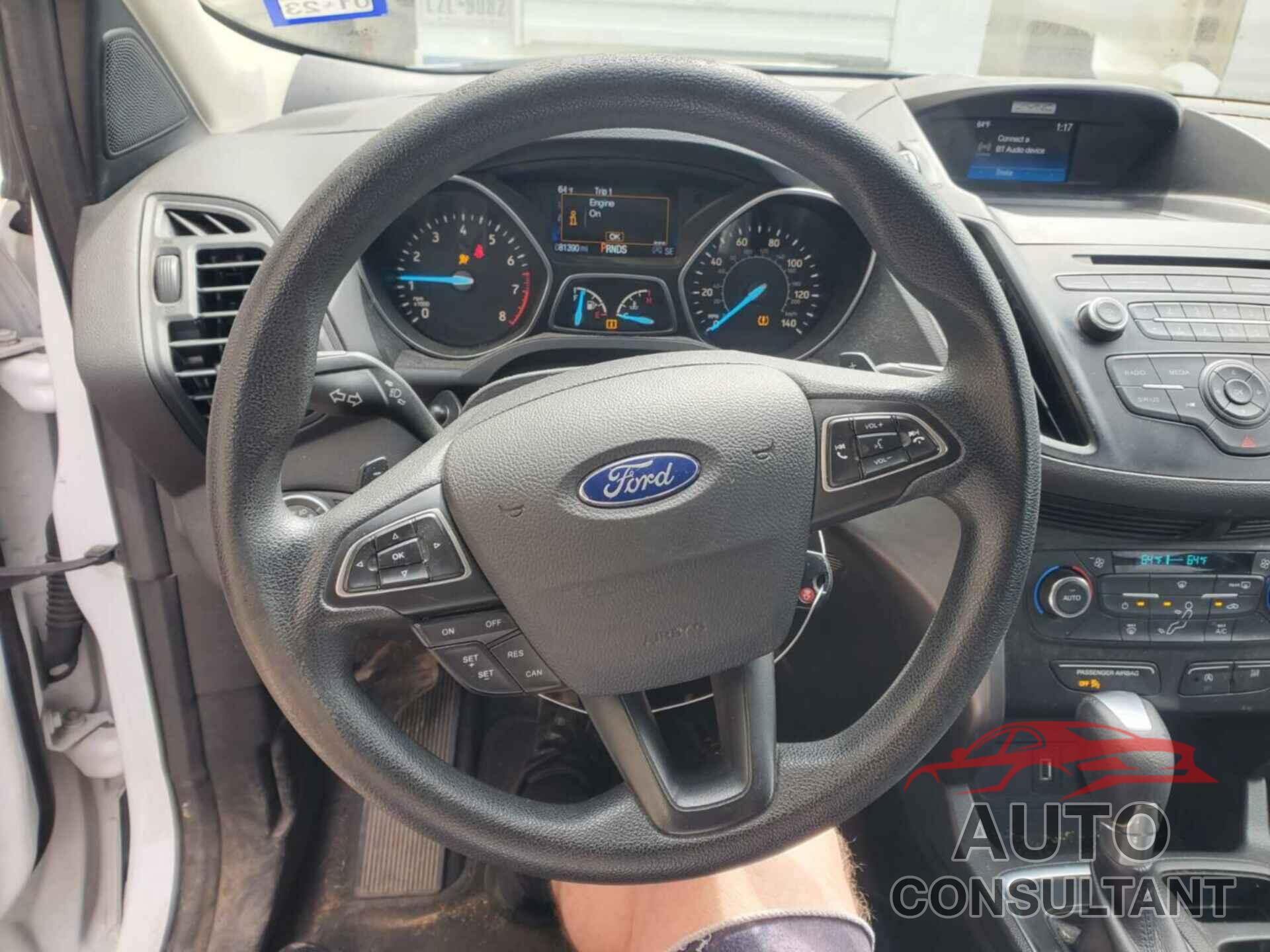 FORD ESCAPE 2017 - 1FMCU0GDXHUC04685