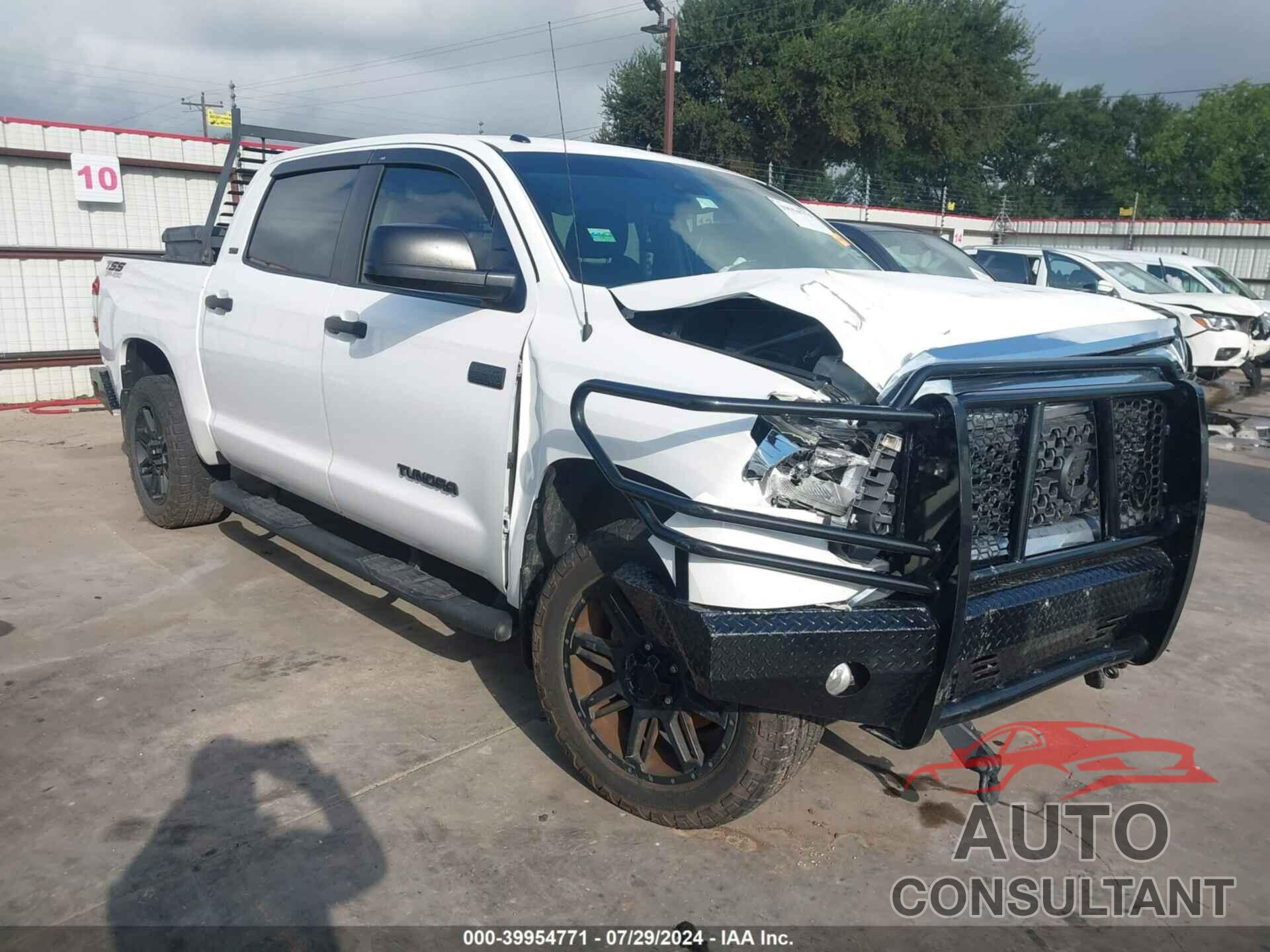 TOYOTA TUNDRA 2018 - 5TFEY5F11JX238153