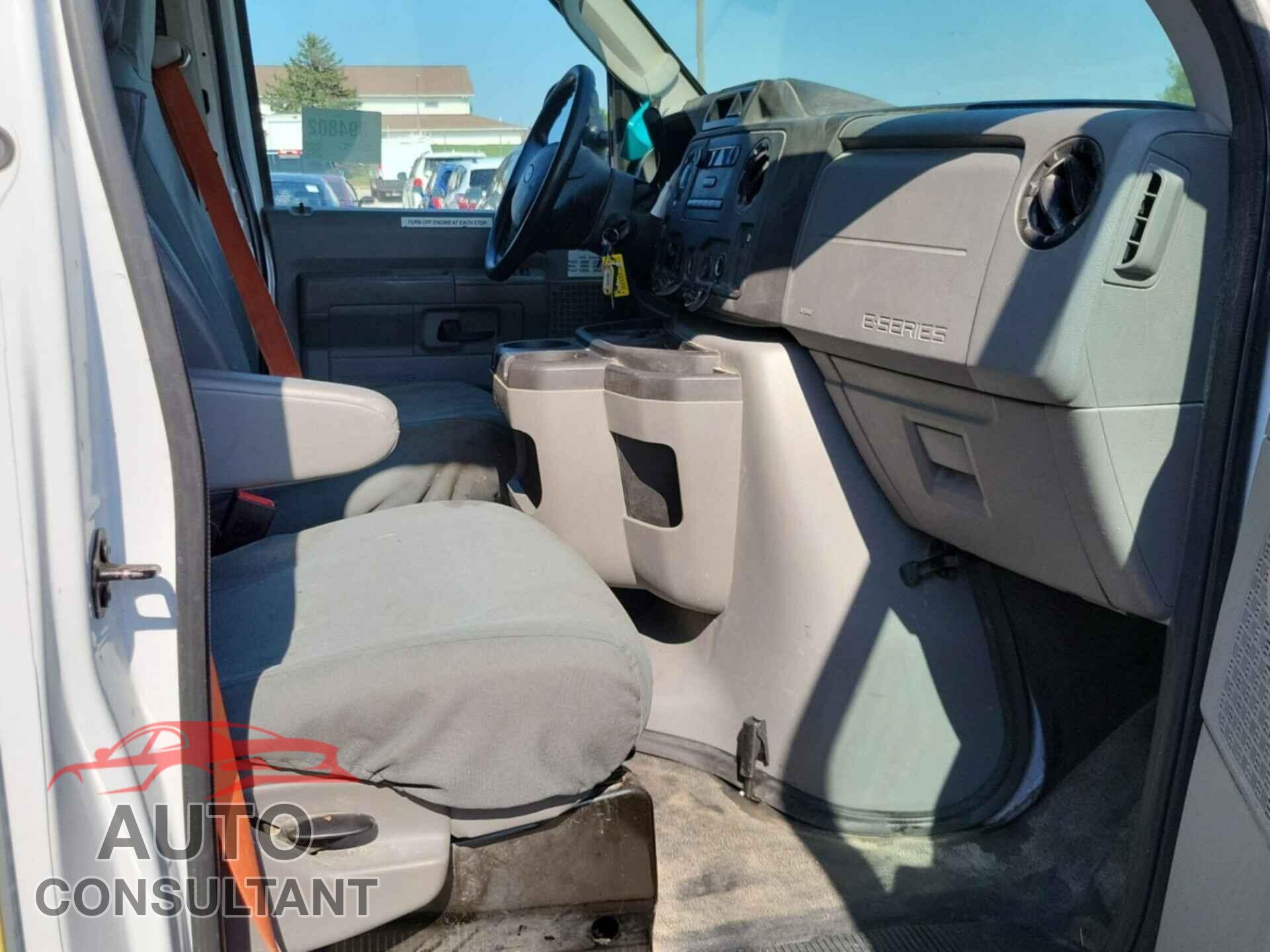 FORD ECONOLINE 2017 - 1FDXE4FS3HDC69075