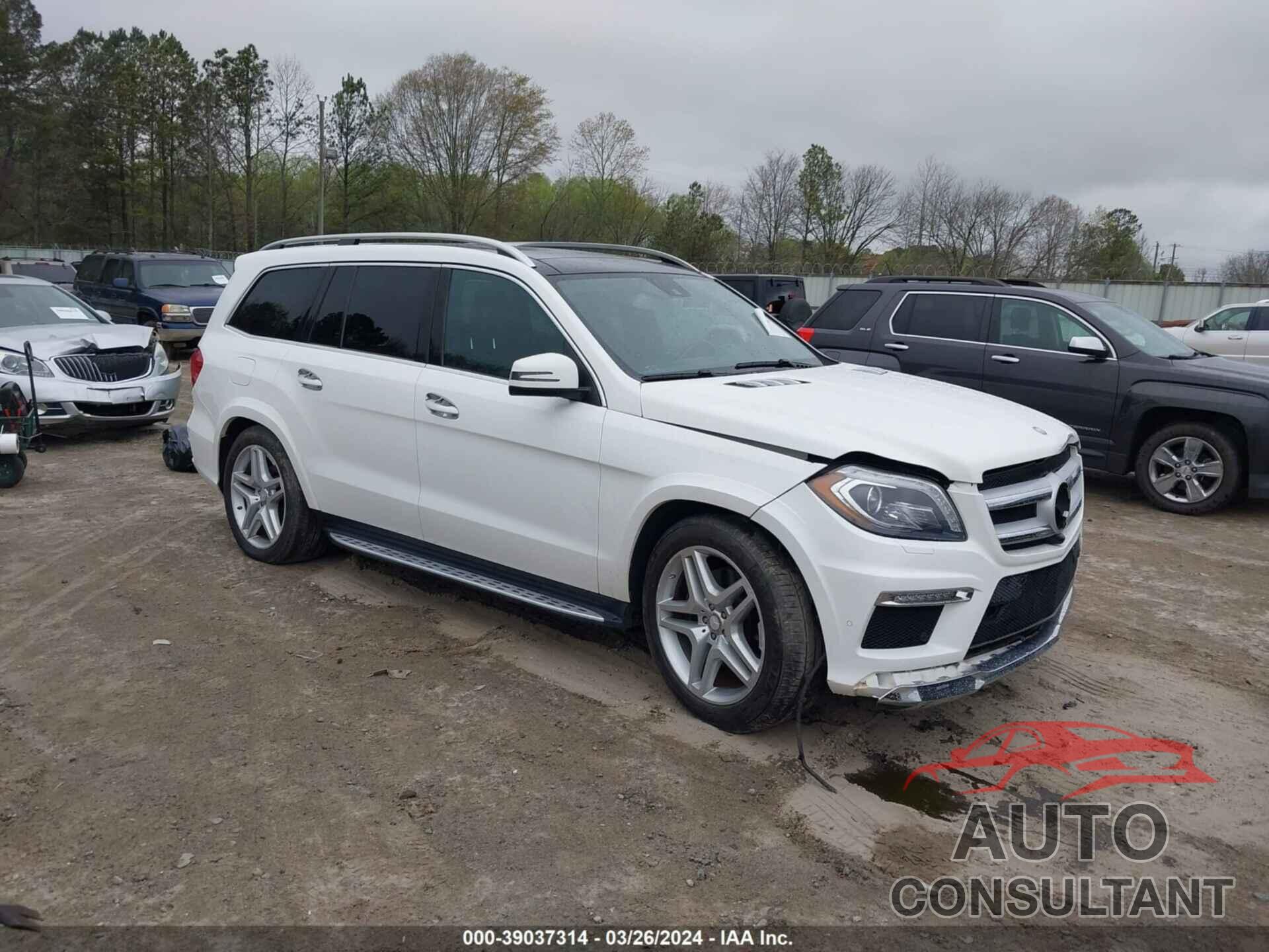 MERCEDES-BENZ GL 550 2016 - 4JGDF7DE3GA661830