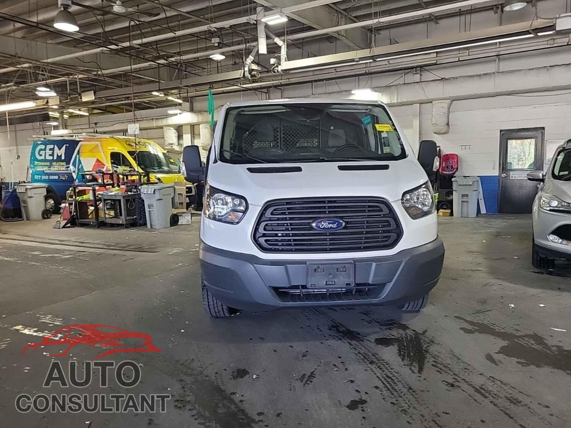 FORD TRANSIT 2017 - 1FTYR1YG2HKA57428